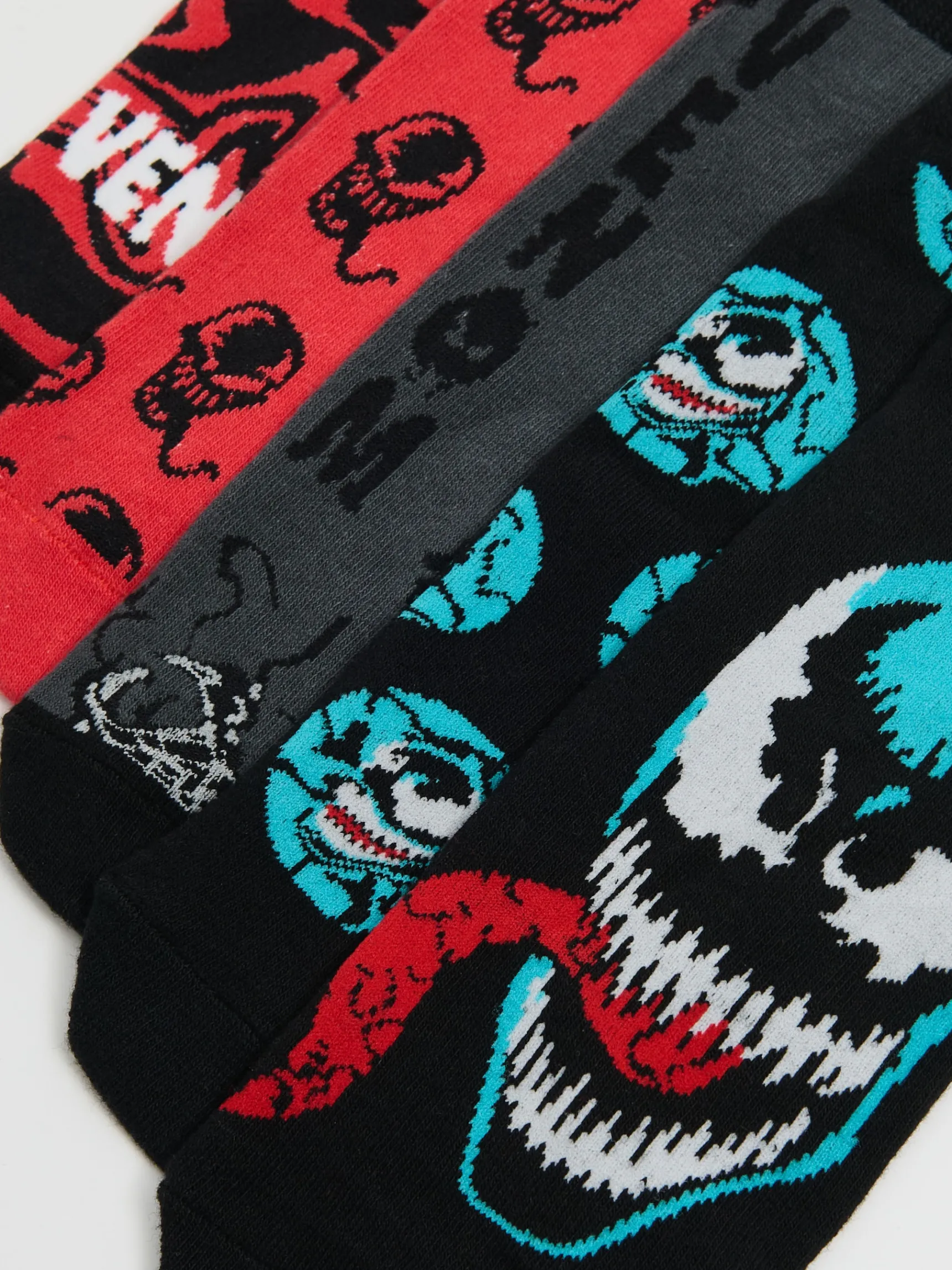 Sale Cropp 5 pack krótkich skarpet Venom czerwony