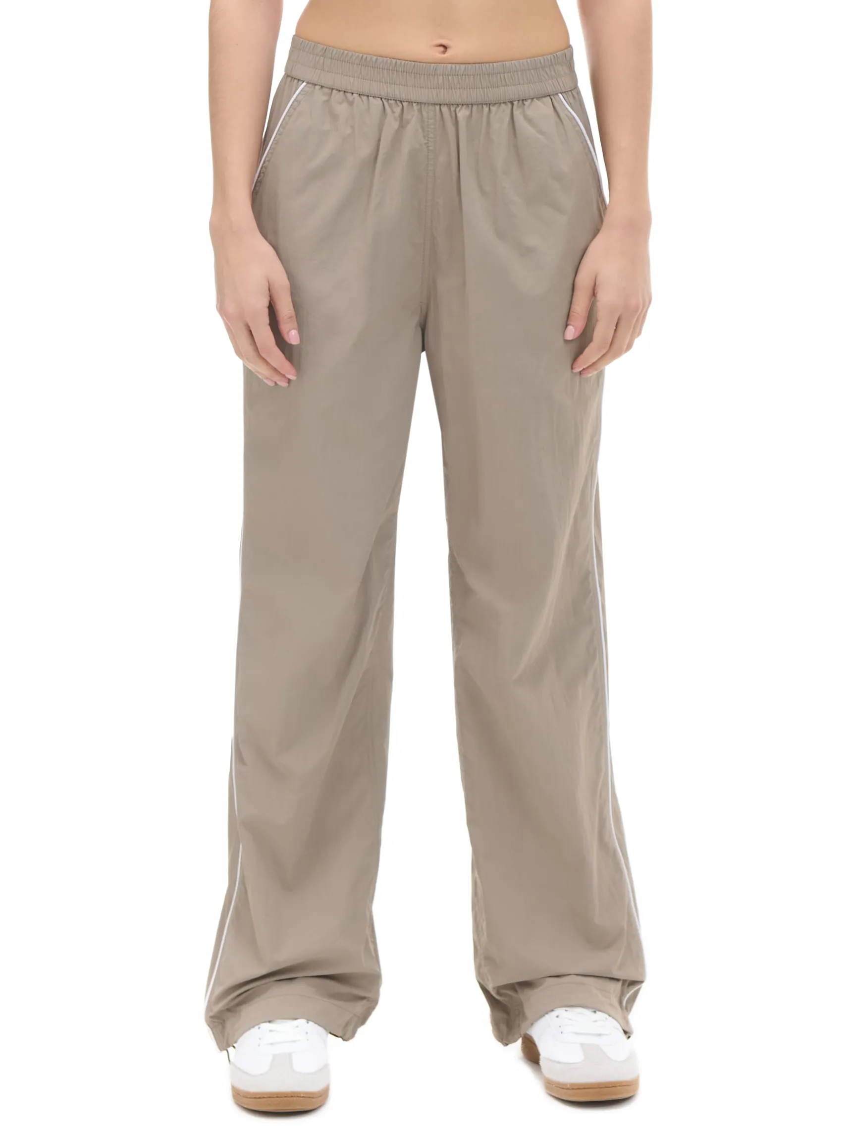 Best Cropp Beżowe spodnie jogger beżowy