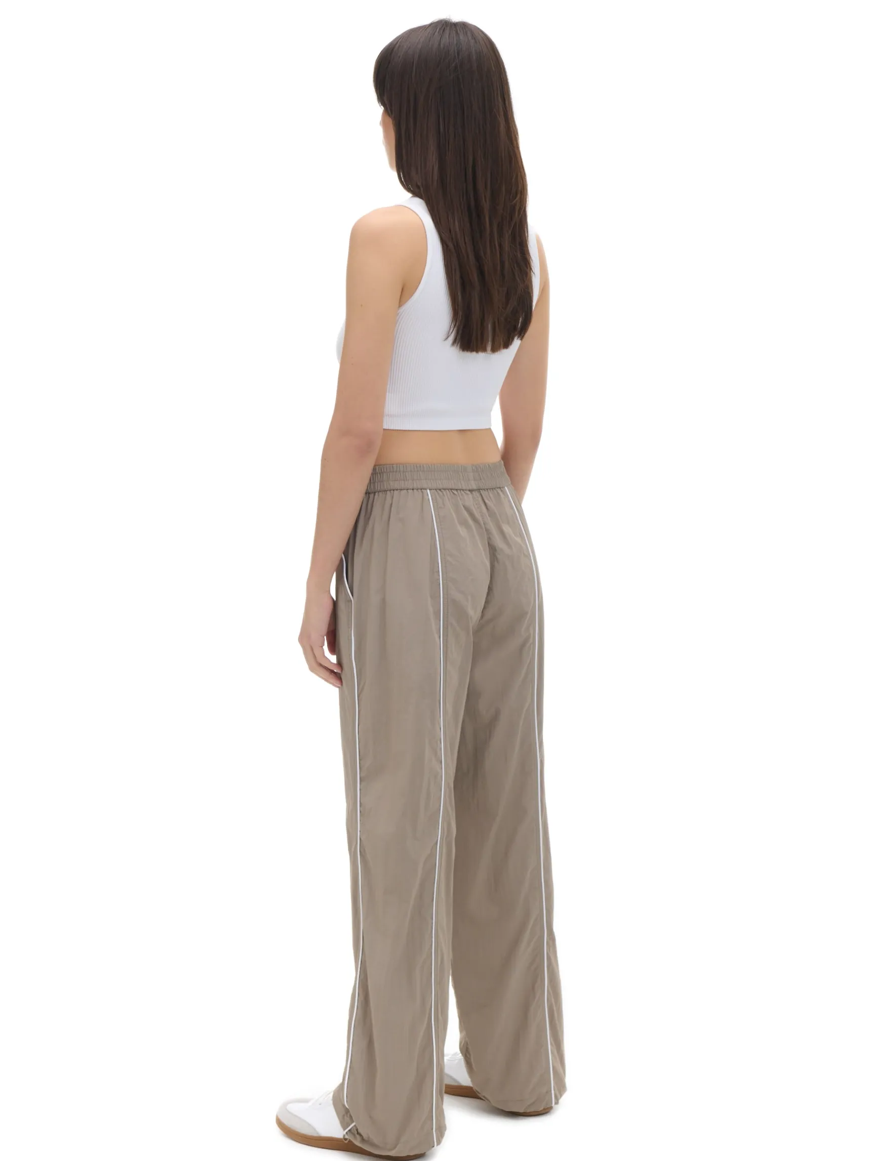 Best Cropp Beżowe spodnie jogger beżowy