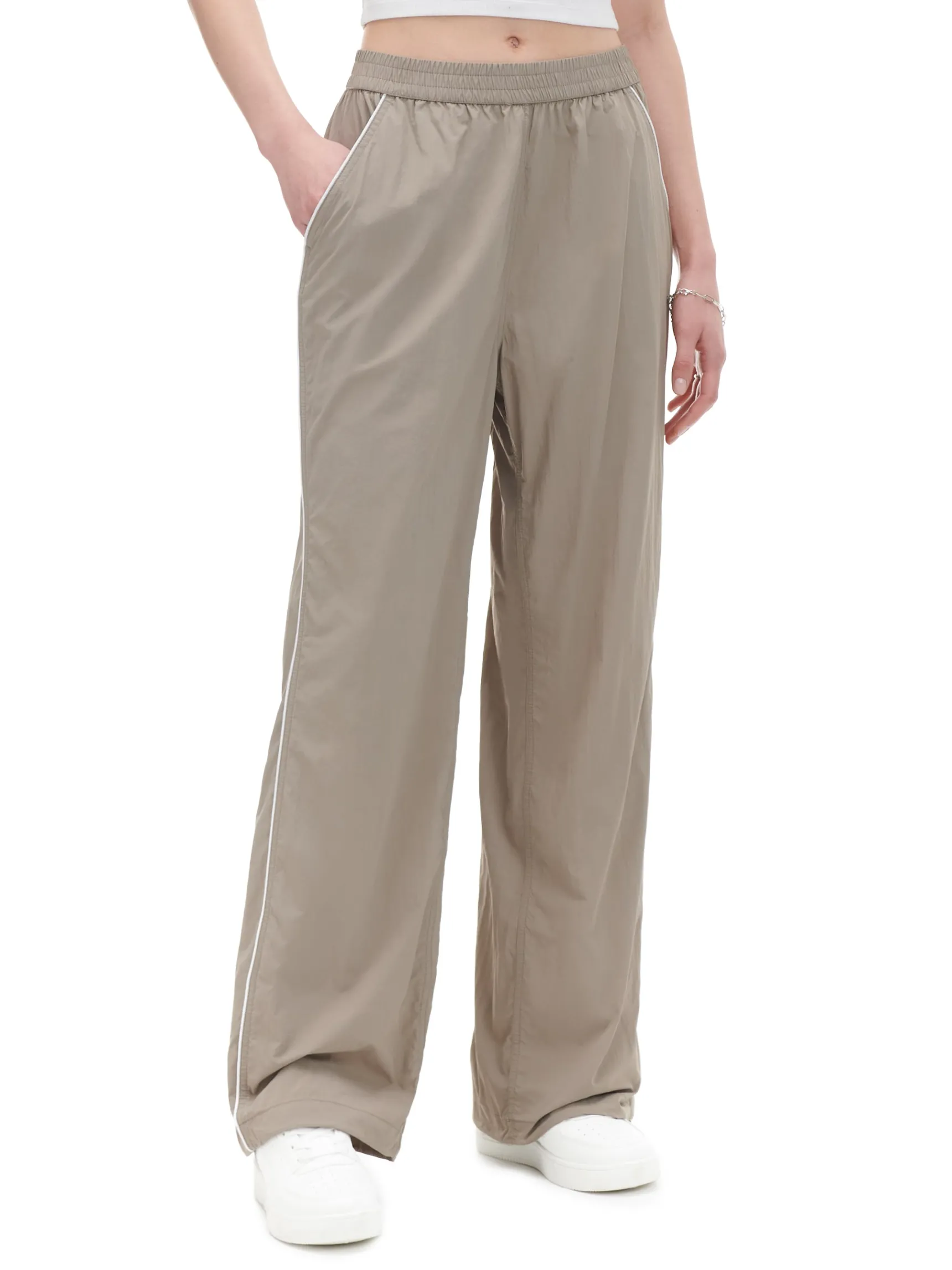 Best Cropp Beżowe spodnie jogger beżowy