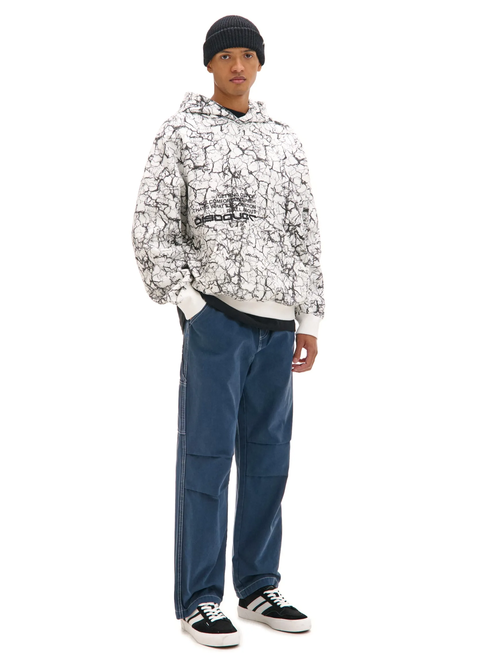 Sale Cropp Biała bluza hoodie z nadrukiem all over biały