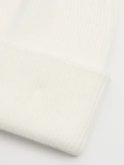 Discount Cropp Biała czapka beanie z dodatkiem wiskozy biały