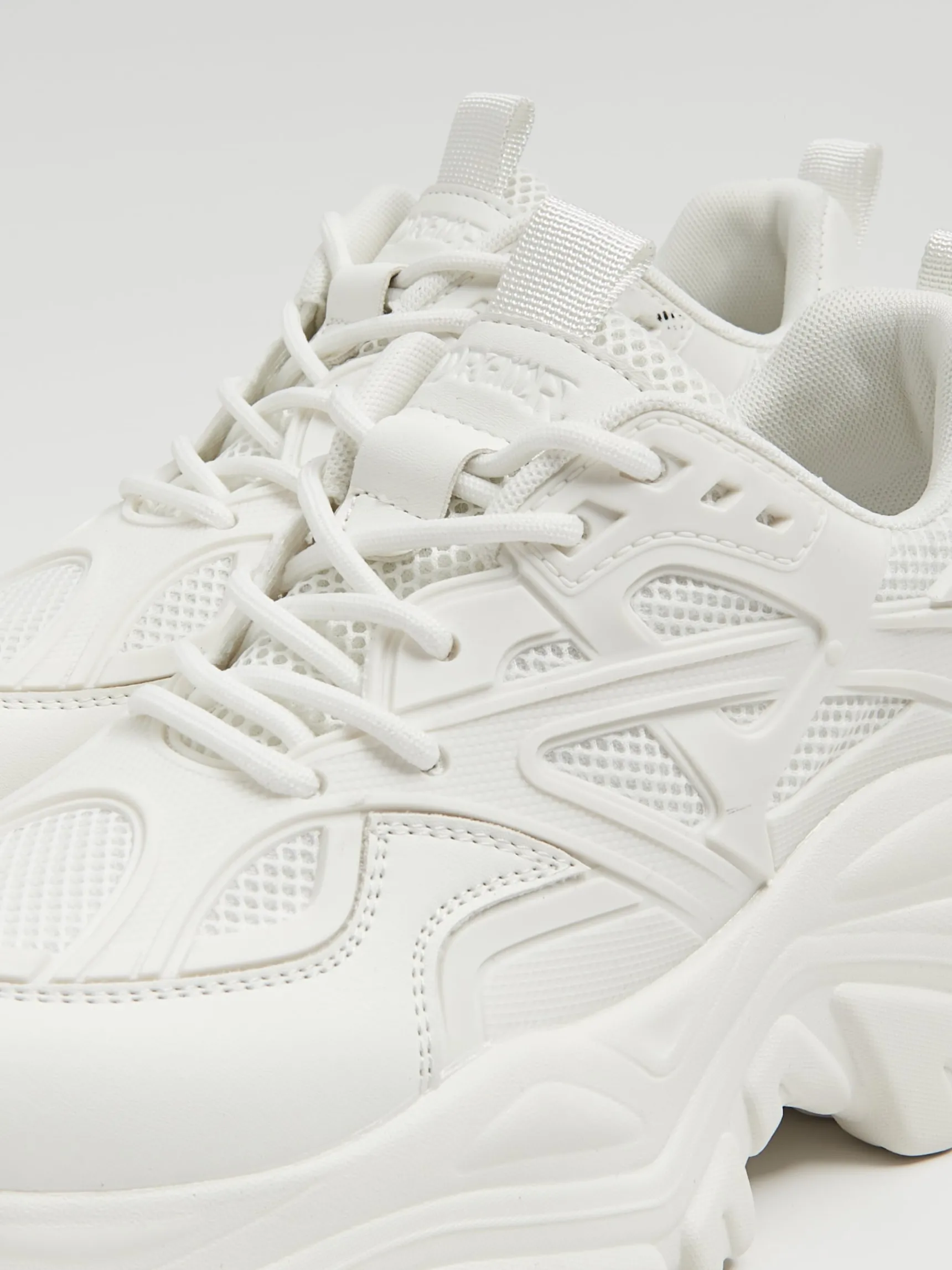 Clearance Cropp Białe sneakersy chunky biały