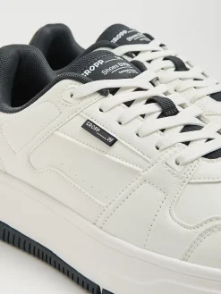 Fashion Cropp Białe sneakersy z czarnymi elementami biały