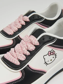 New Cropp Biało-czarne sneakersy Hello Kitty czarny