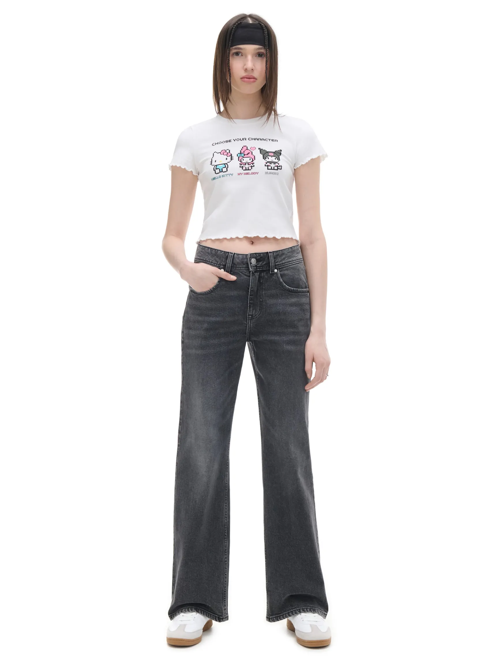Discount Cropp t-shirt z nadrukiem Hello Kitty biały