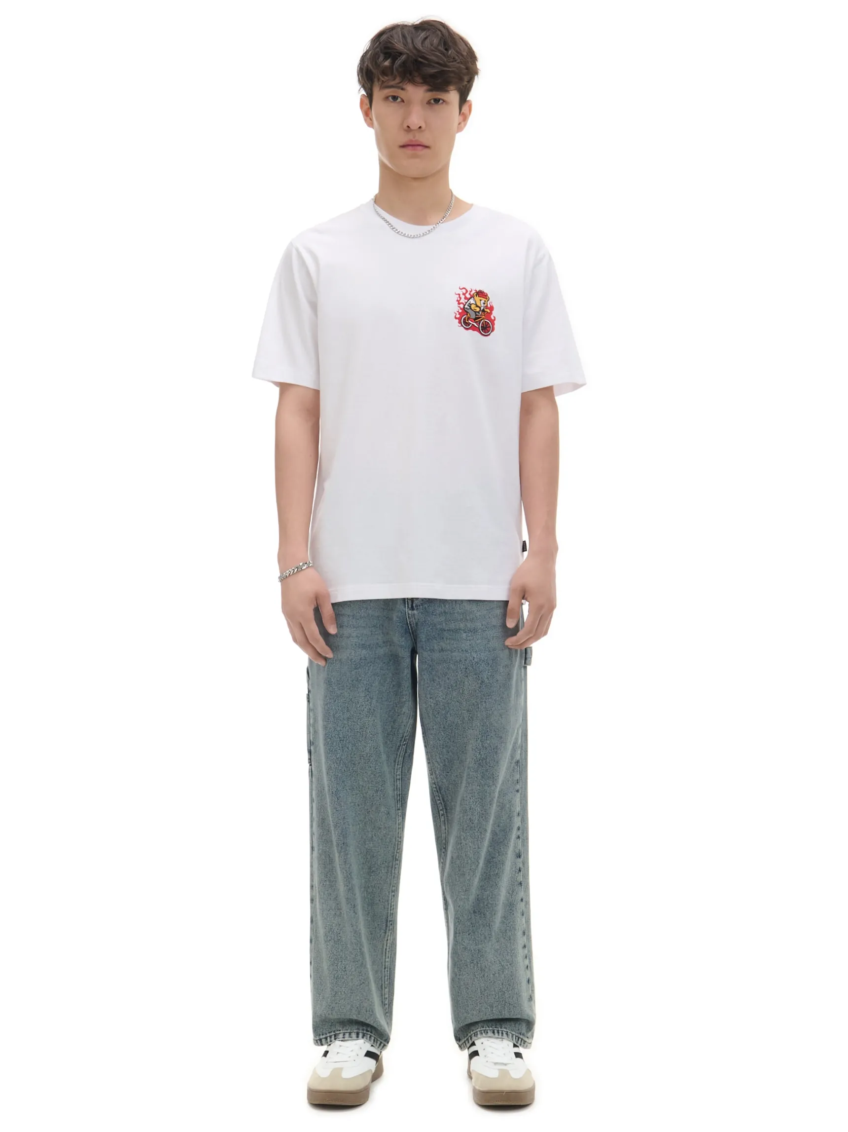 Clearance Cropp T-shirt z naszywką biały