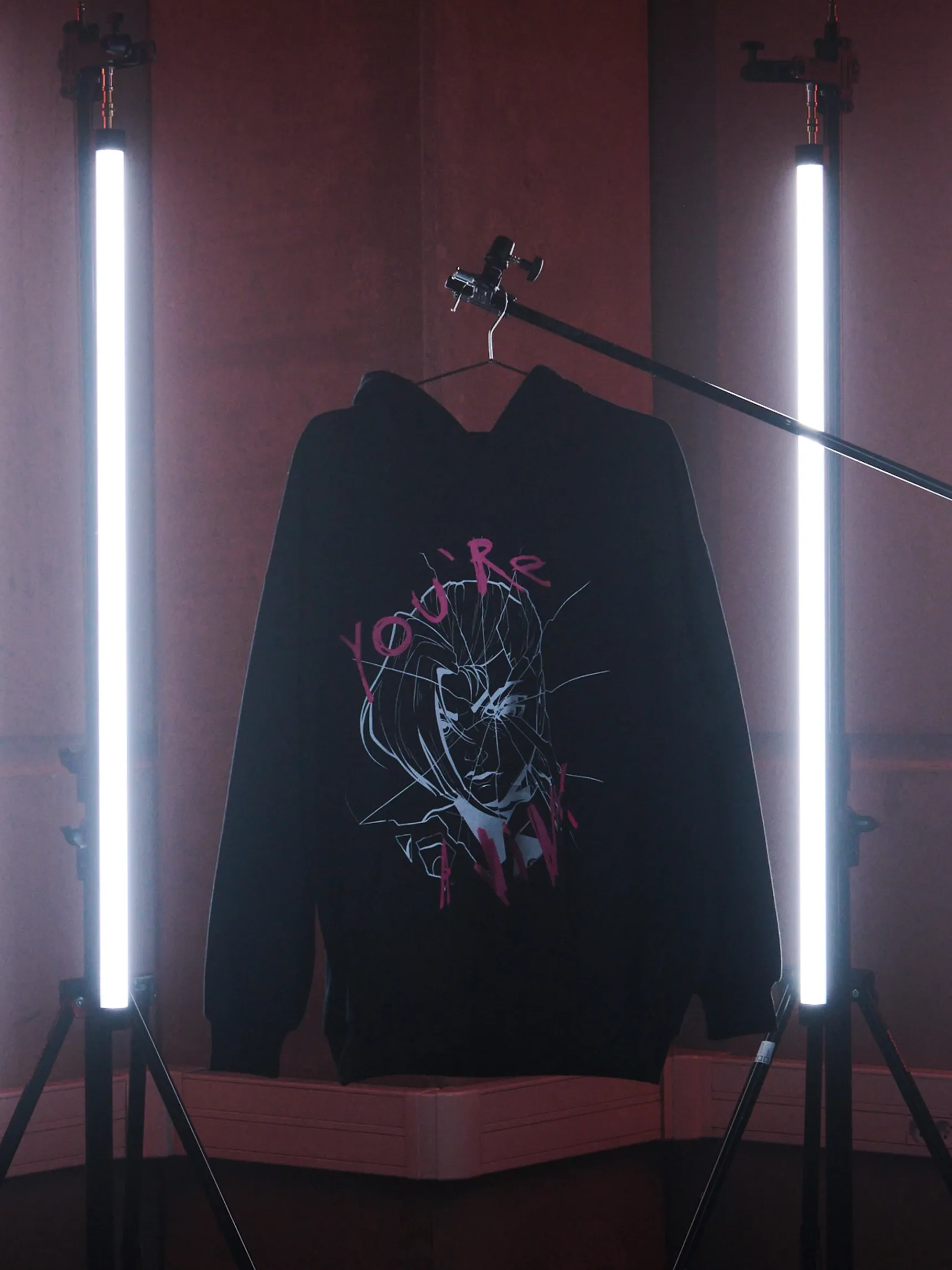 Clearance Cropp Bluza Arcane z efektem glow in the dark czarny