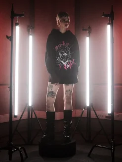 Clearance Cropp Bluza Arcane z efektem glow in the dark czarny