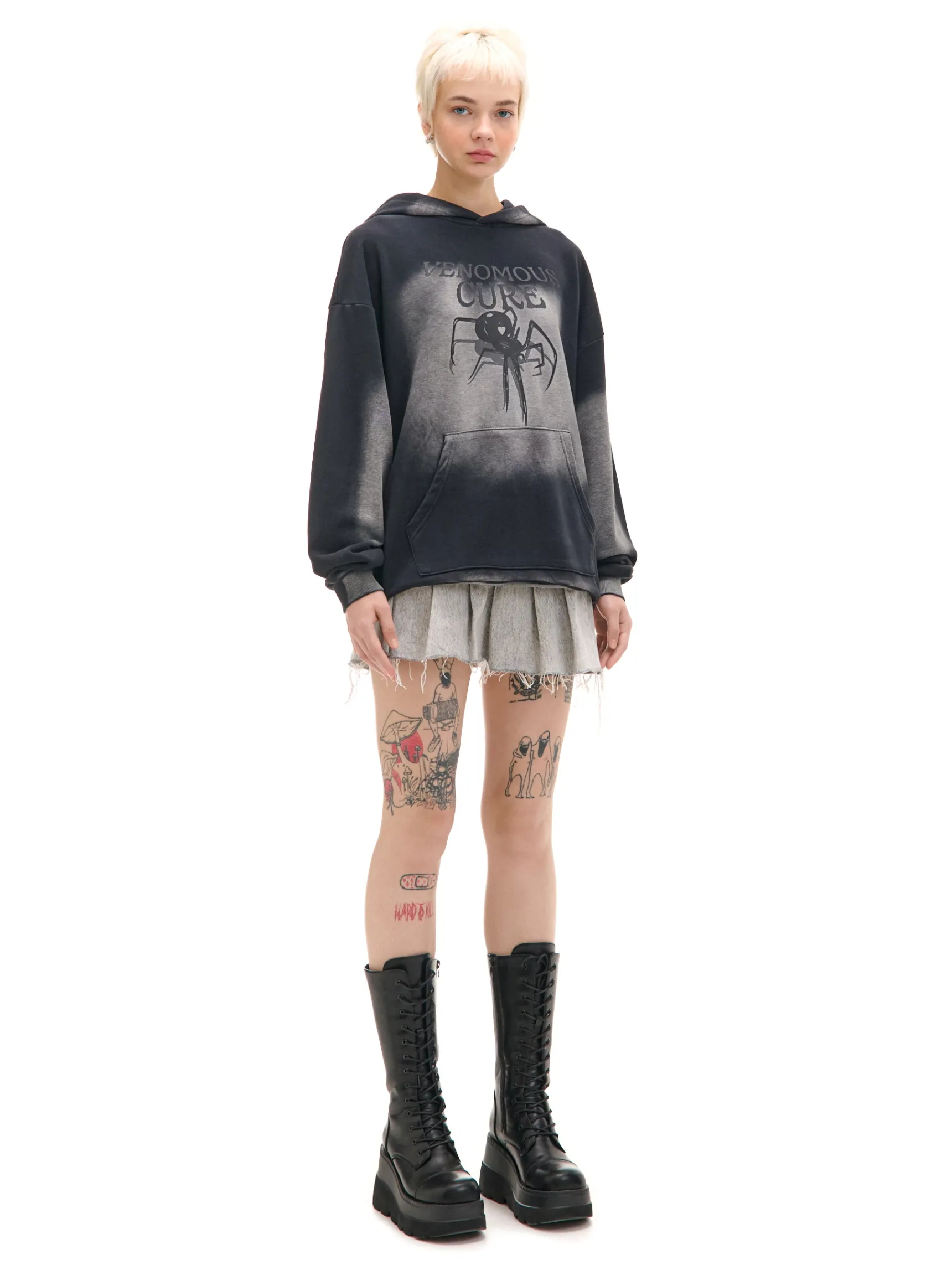 Sale Cropp Bluza hoodie z motywem pająka brązowy