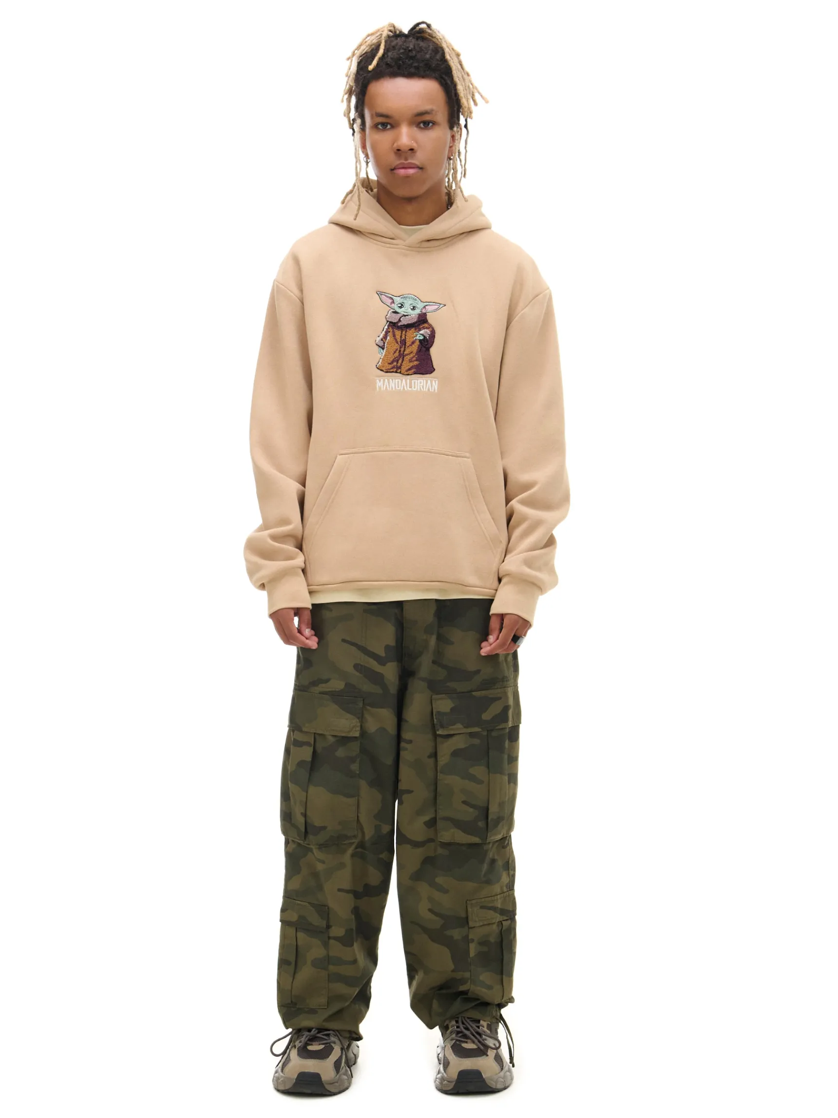 Discount Cropp Bluza z naszywką Baby Yoda beżowy