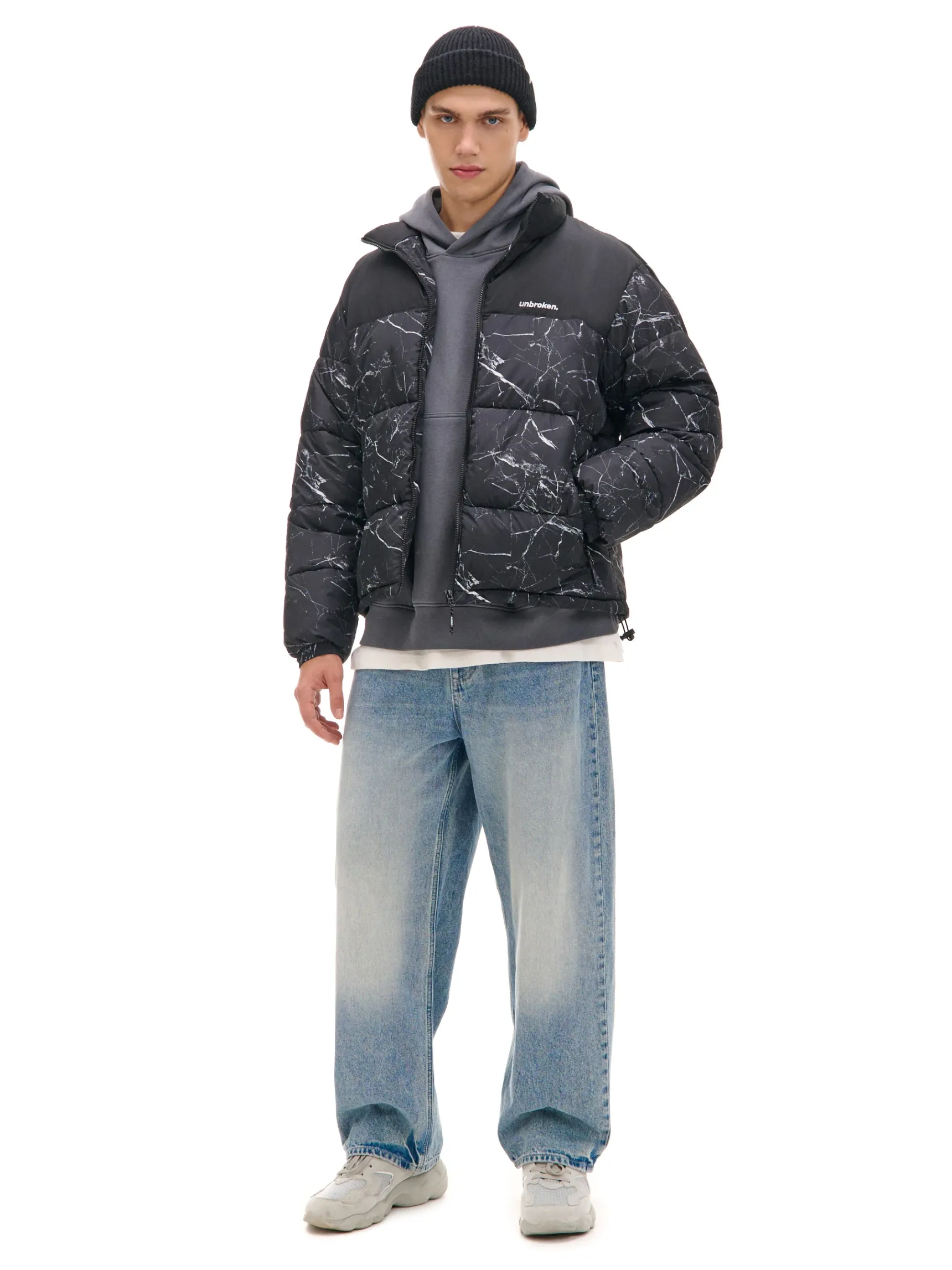 Fashion Cropp Ciemnoszara kurtka puffer z nadrukiem szary