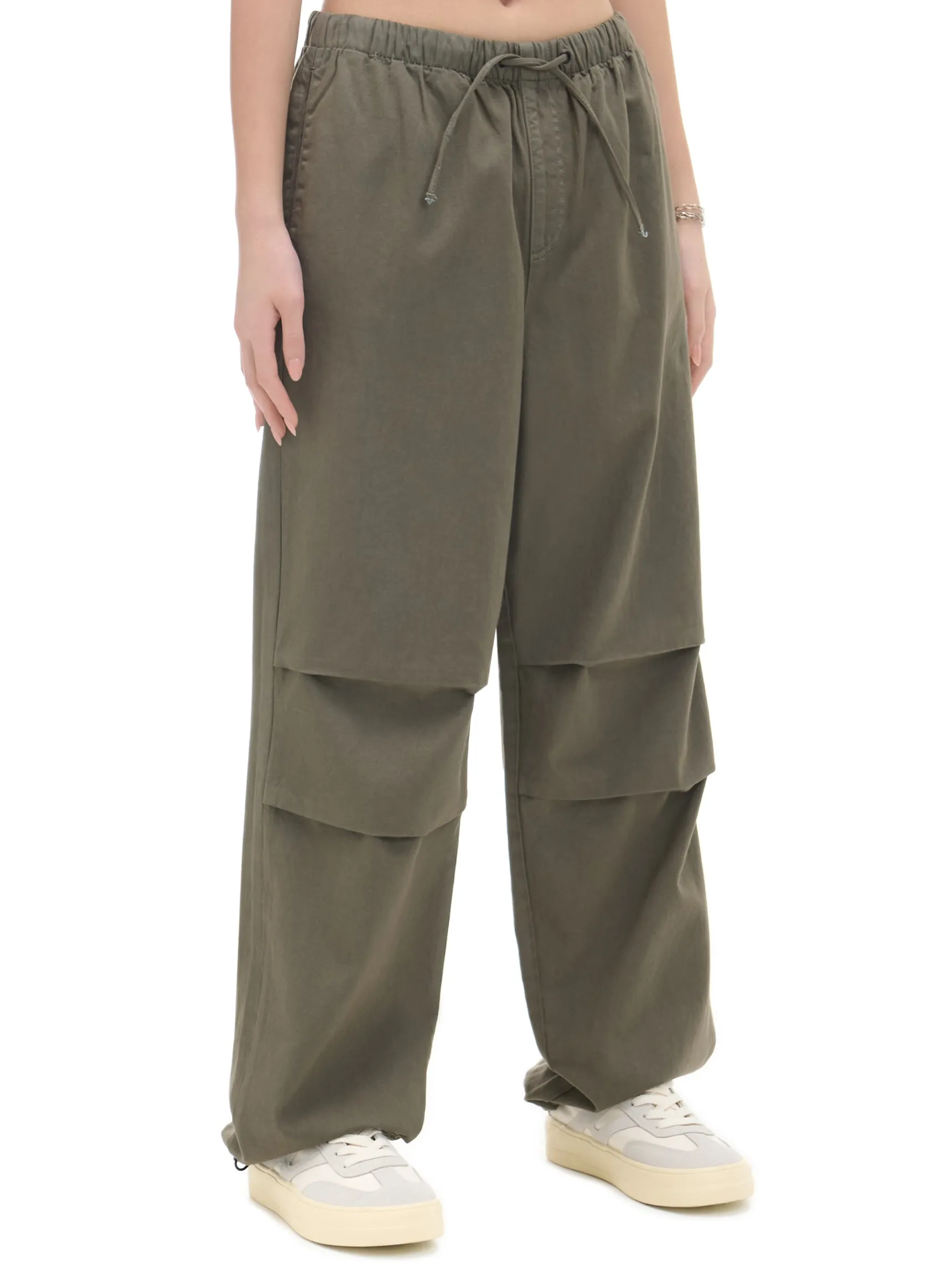 Sale Cropp Ciemnozielone jeansy parachute zielony