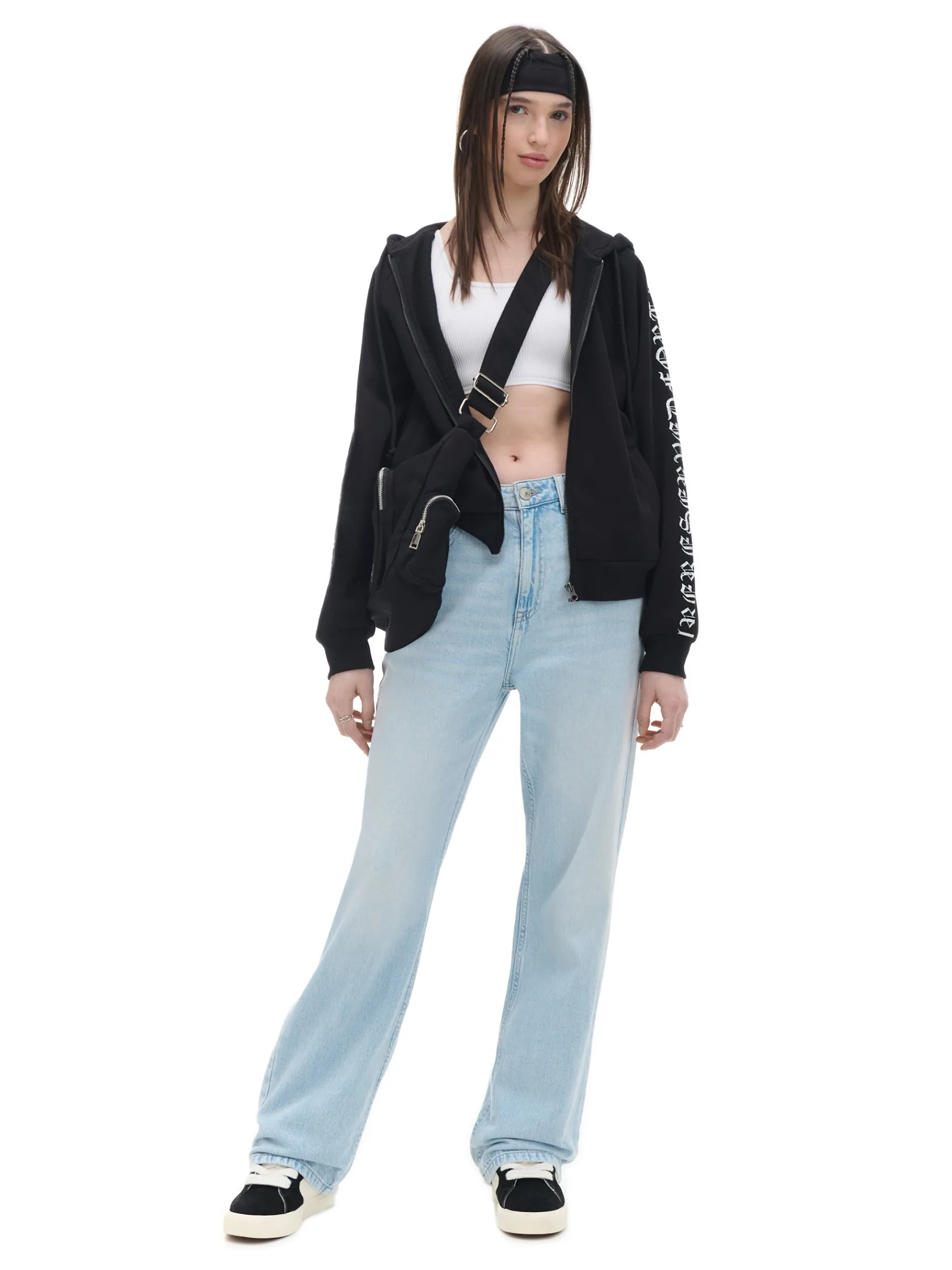 Best Cropp Czarna bluza hoodie z motywem skrzydeł czarny