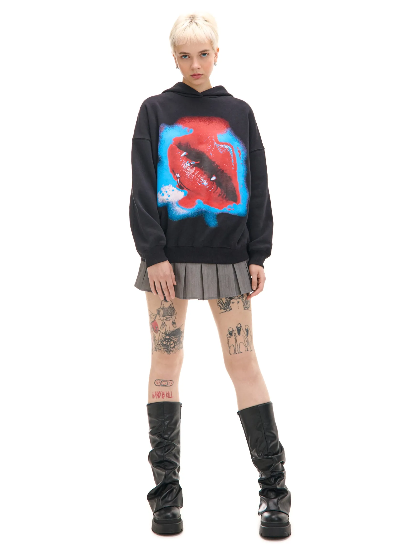 Fashion Cropp Czarna bluza hoodie z nadrukiem czarny