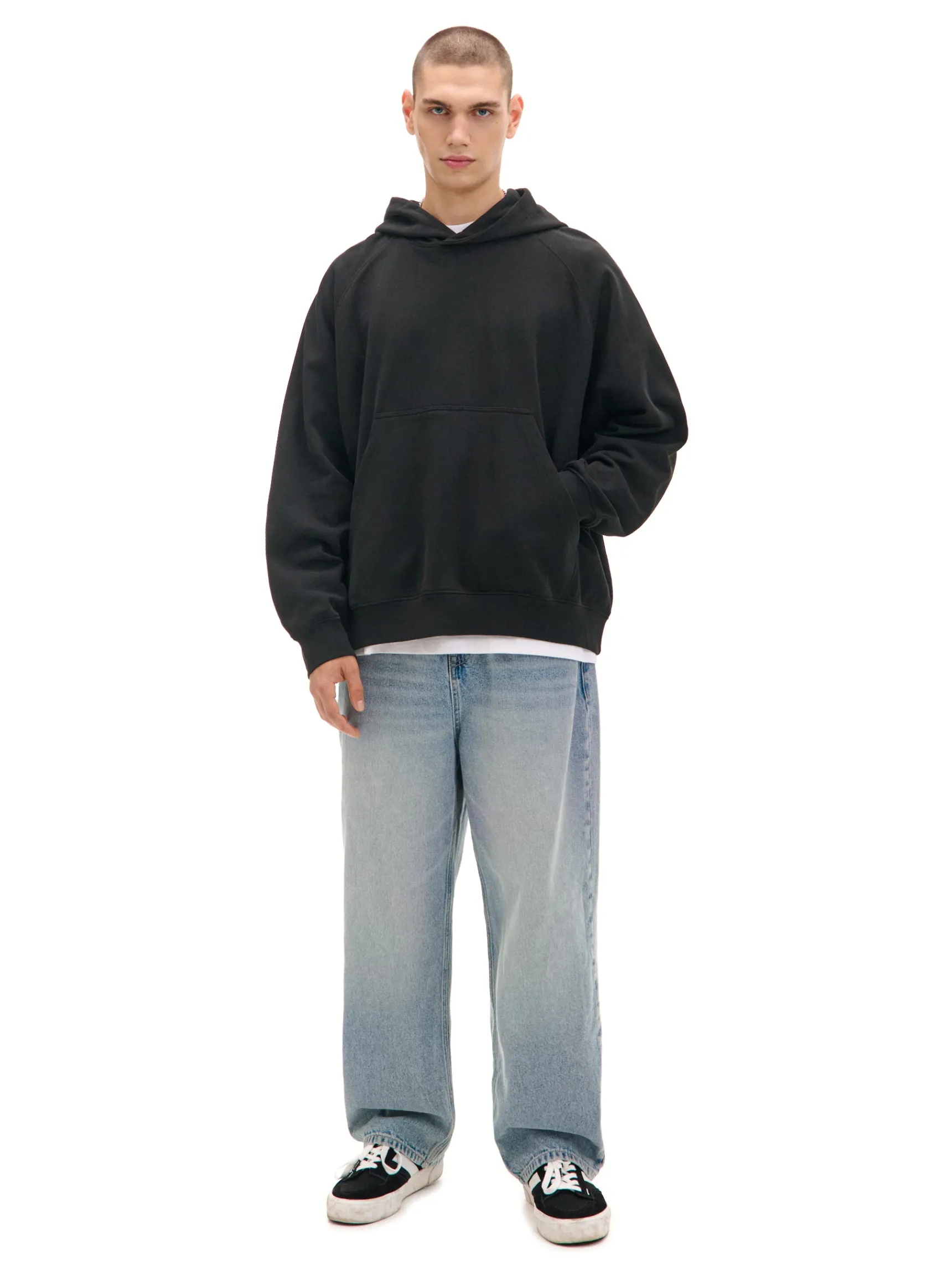 Fashion Cropp Czarna bluza oversize z kapturem czarny