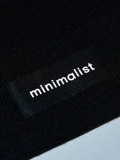Sale Cropp Czarna czapka beanie z naszywką czarny