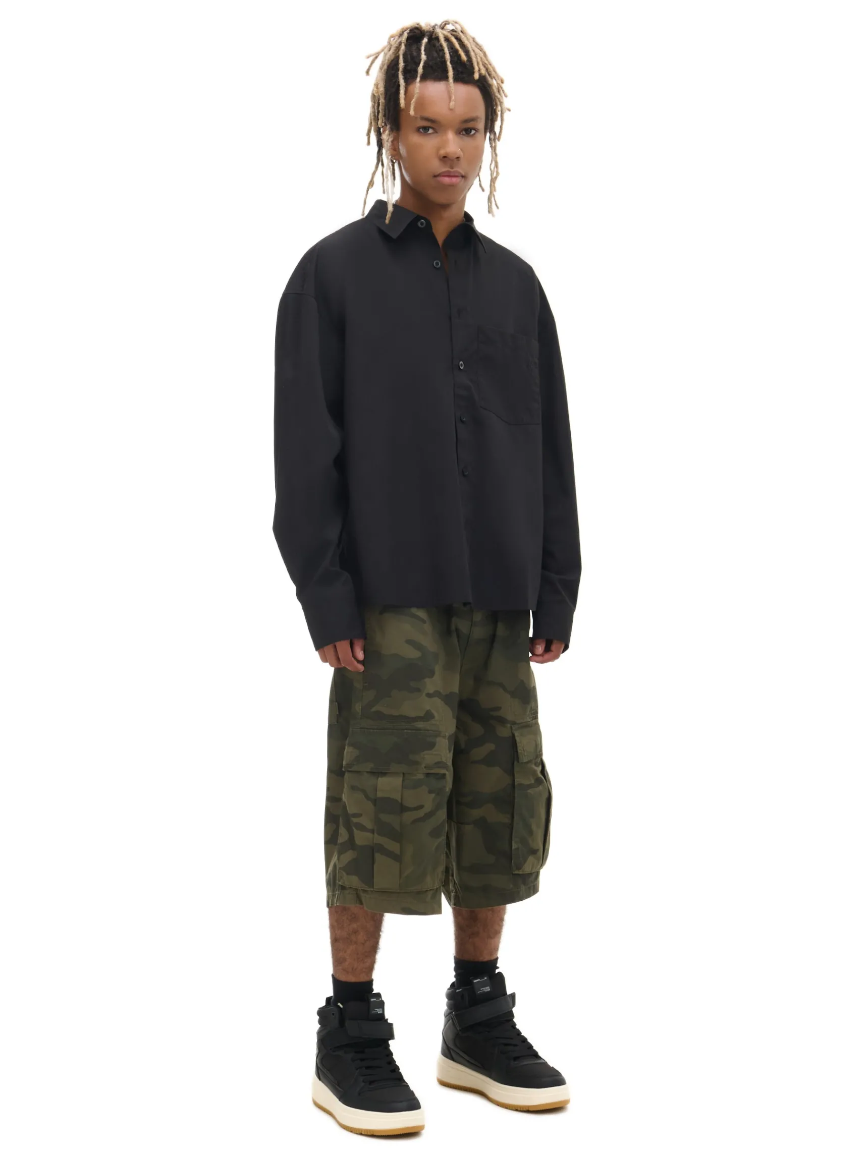 Clearance Cropp Czarna koszula z haftem czarny