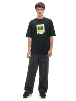 Best Cropp Czarna koszulka z aplikacją Beetlejuice UNISEX czarny