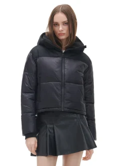New Cropp Czarna kurtka puffer z kapturem czarny