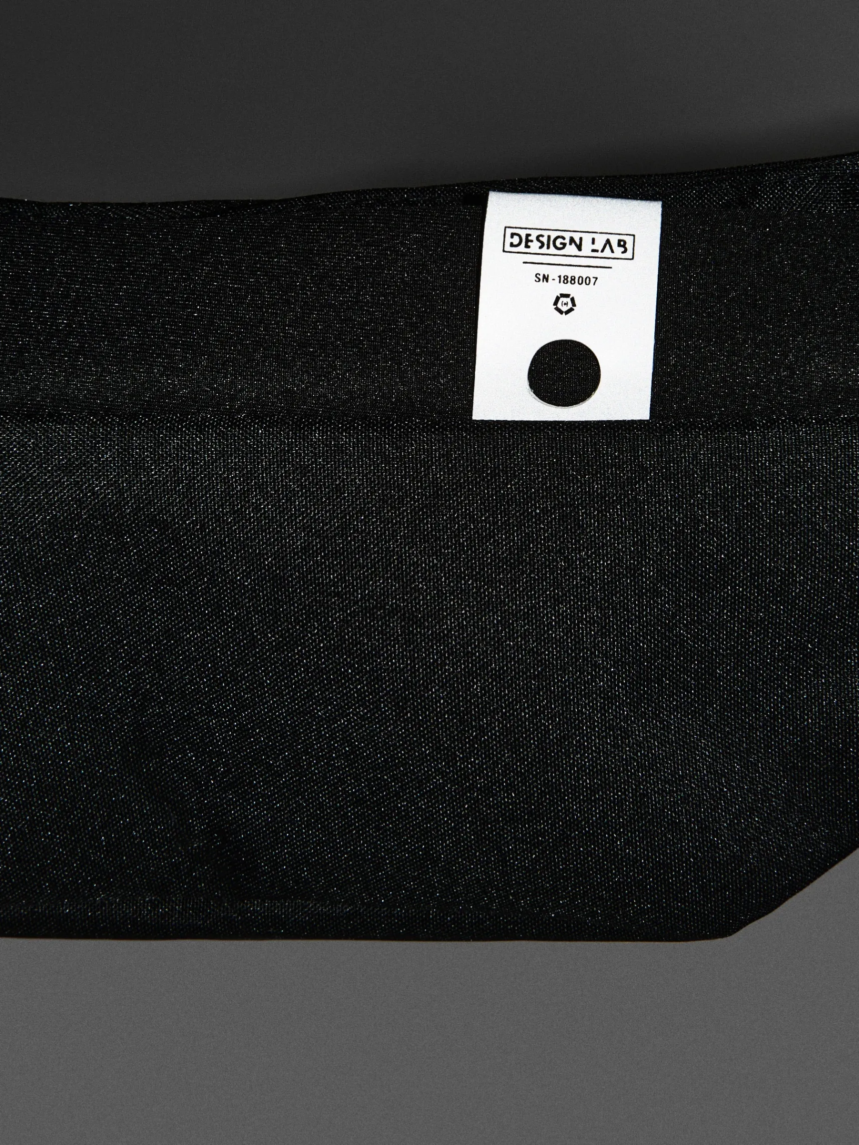 Outlet Cropp Czarna nerka basic czarny