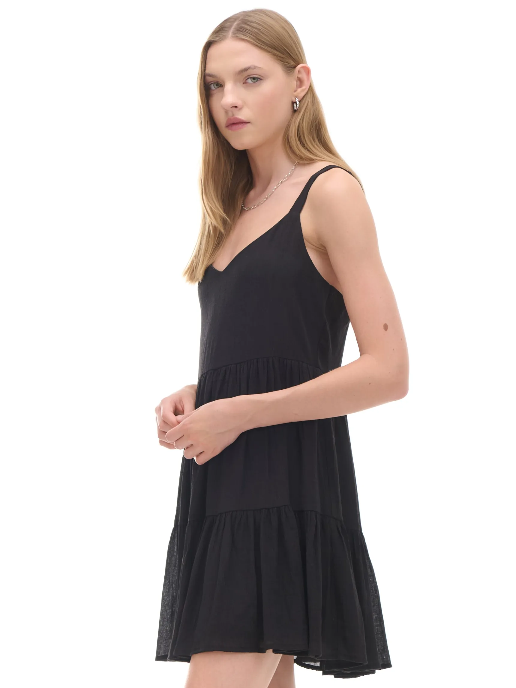 Discount Cropp Czarna sukienka na ramiączkach czarny