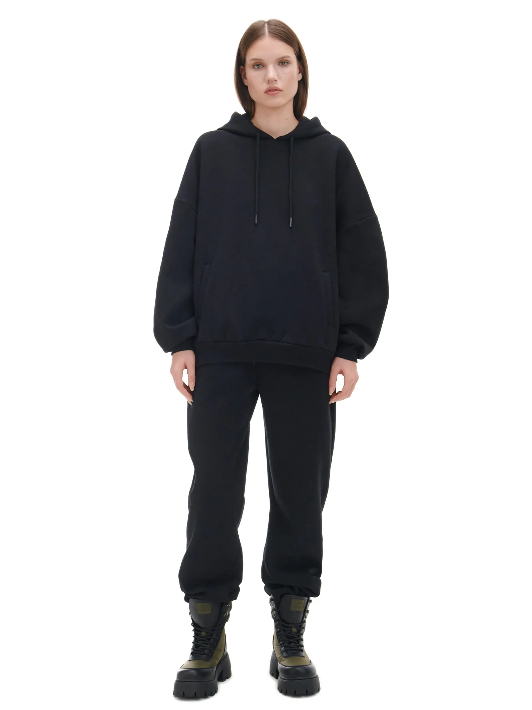 Best Cropp Czarne dresowe joggery czarny