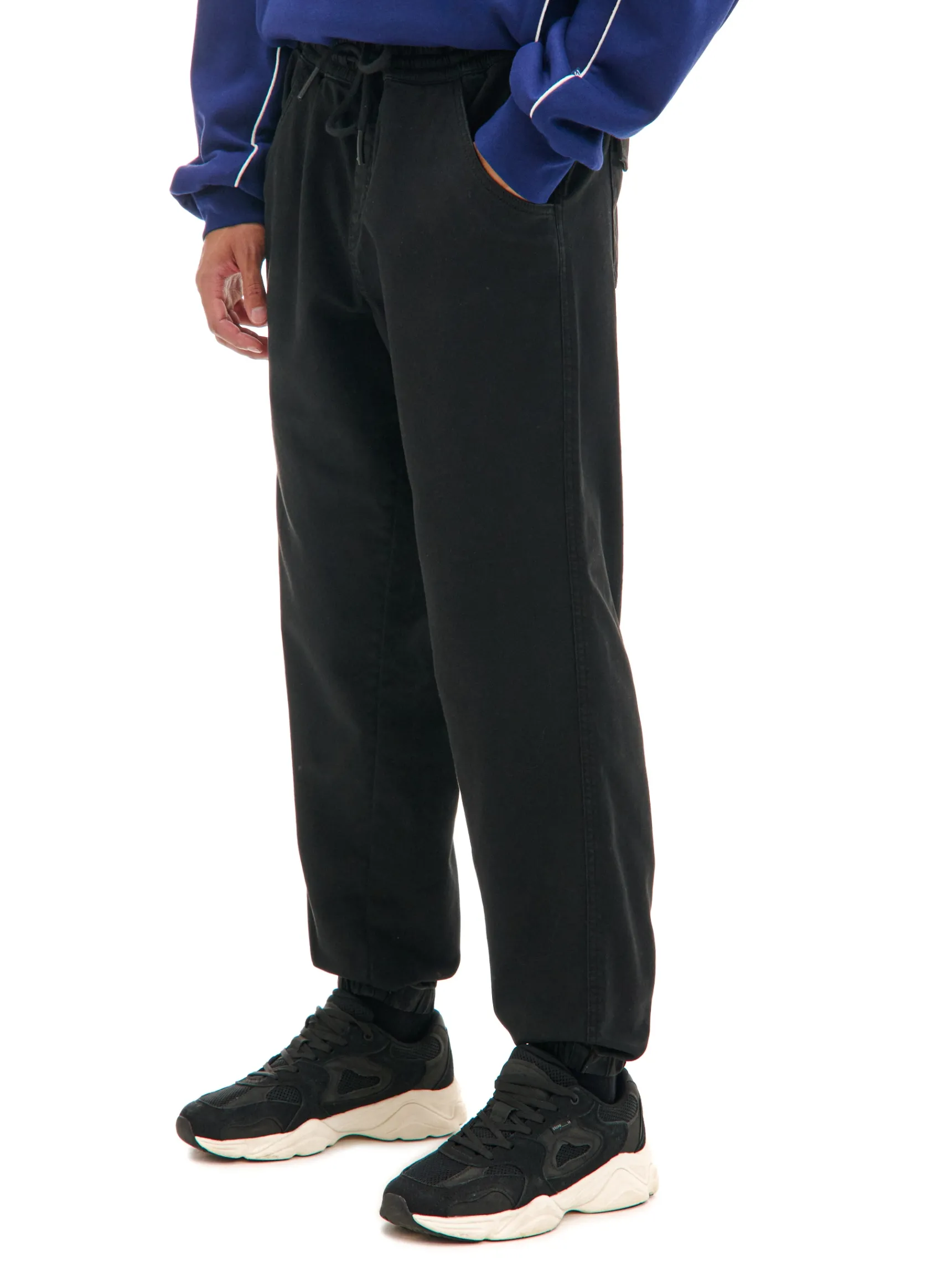 Clearance Cropp Czarne dresowe joggery loose czarny