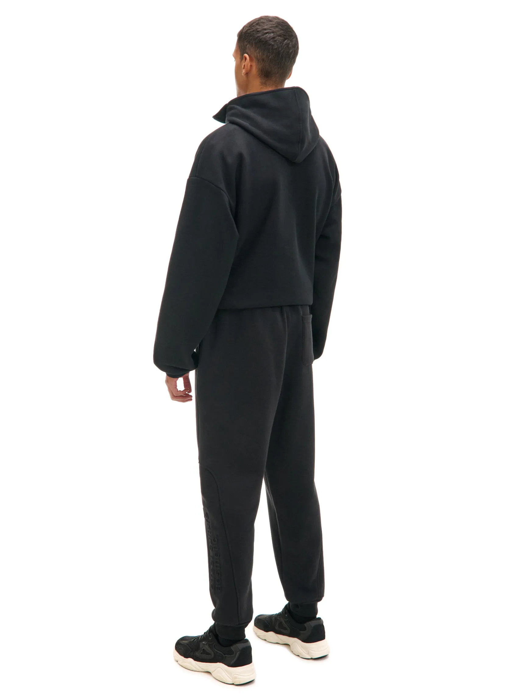 Fashion Cropp Czarne dresowe joggery z nadrukiem na nogawce czarny