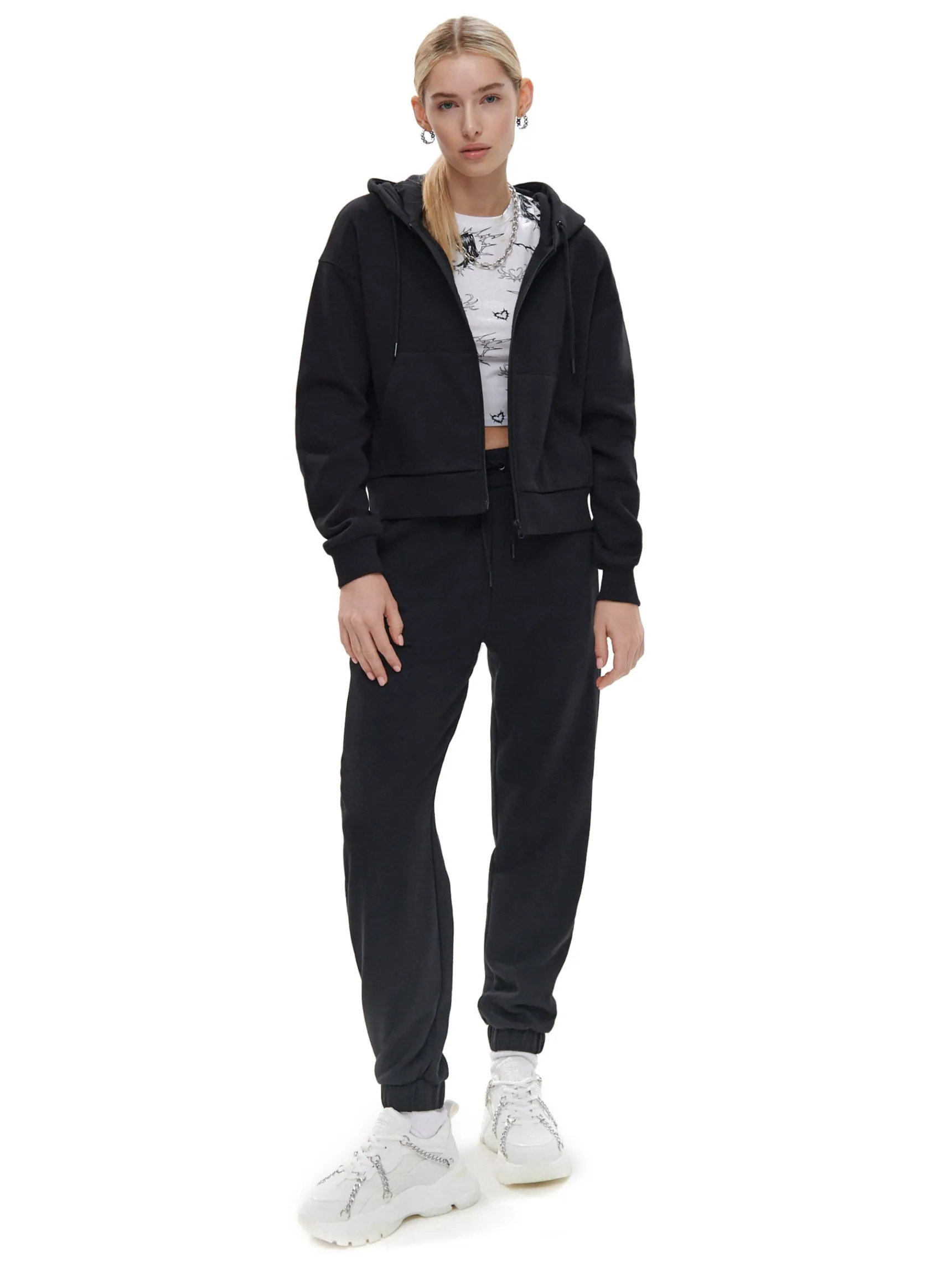 New Cropp Czarne dresowe spodnie jogger czarny