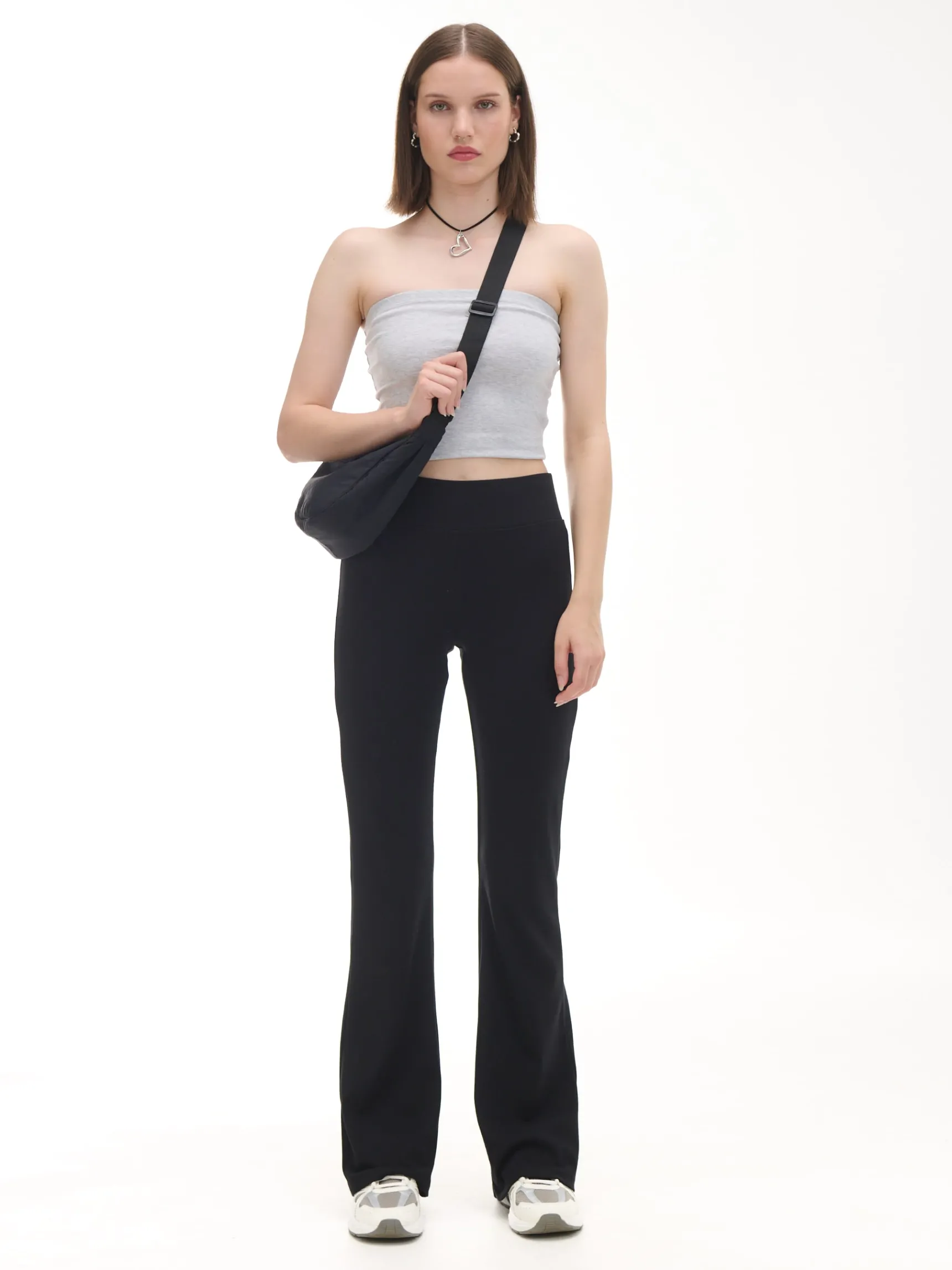 Hot Cropp Czarne dresy typu flare czarny