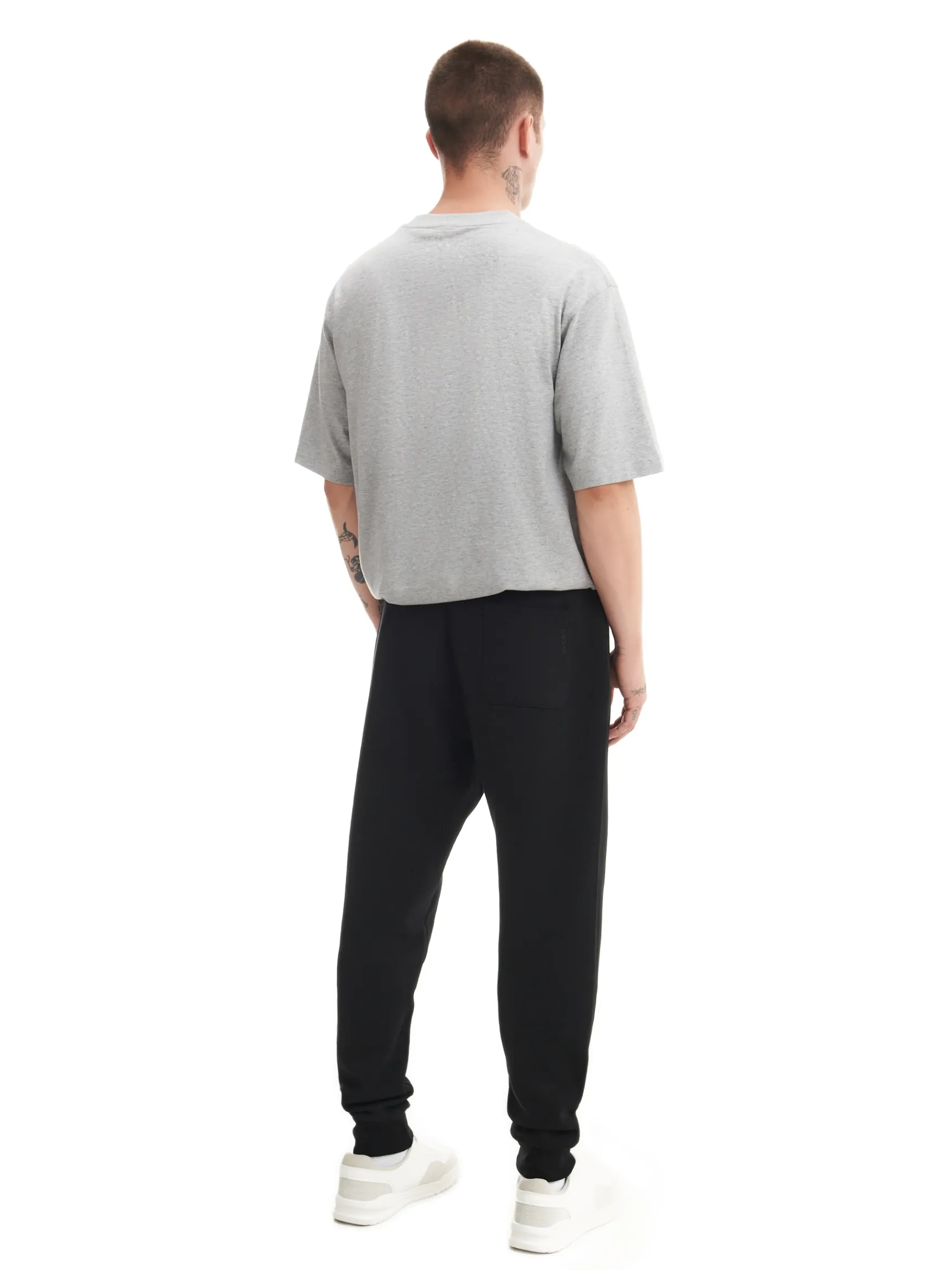 Clearance Cropp Czarne gładkie joggery regular czarny