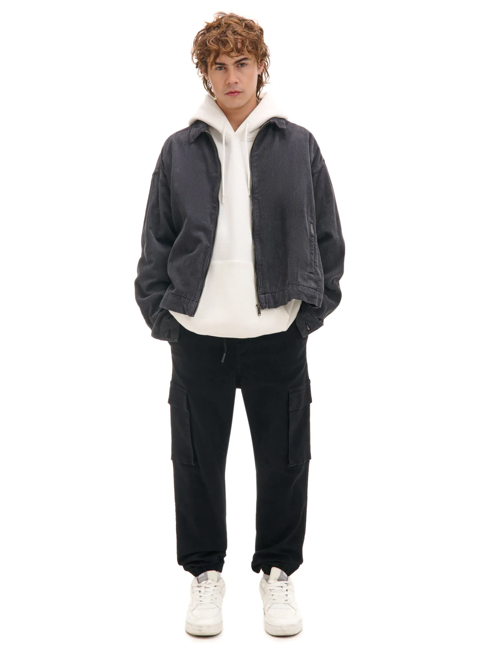Outlet Cropp Czarne jeansowe joggery czarny
