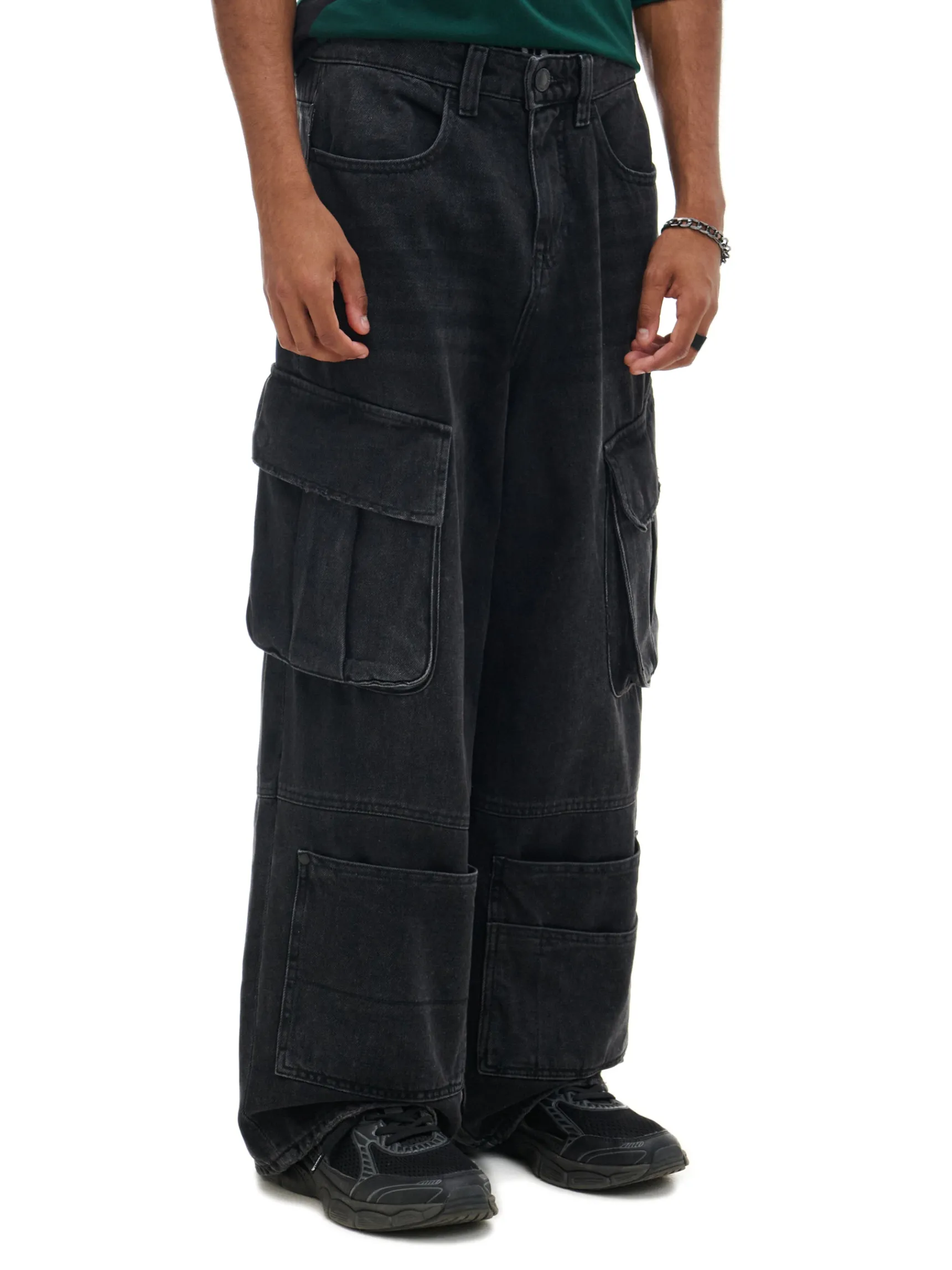 New Cropp Czarne jeansy skater z kieszeniami czarny