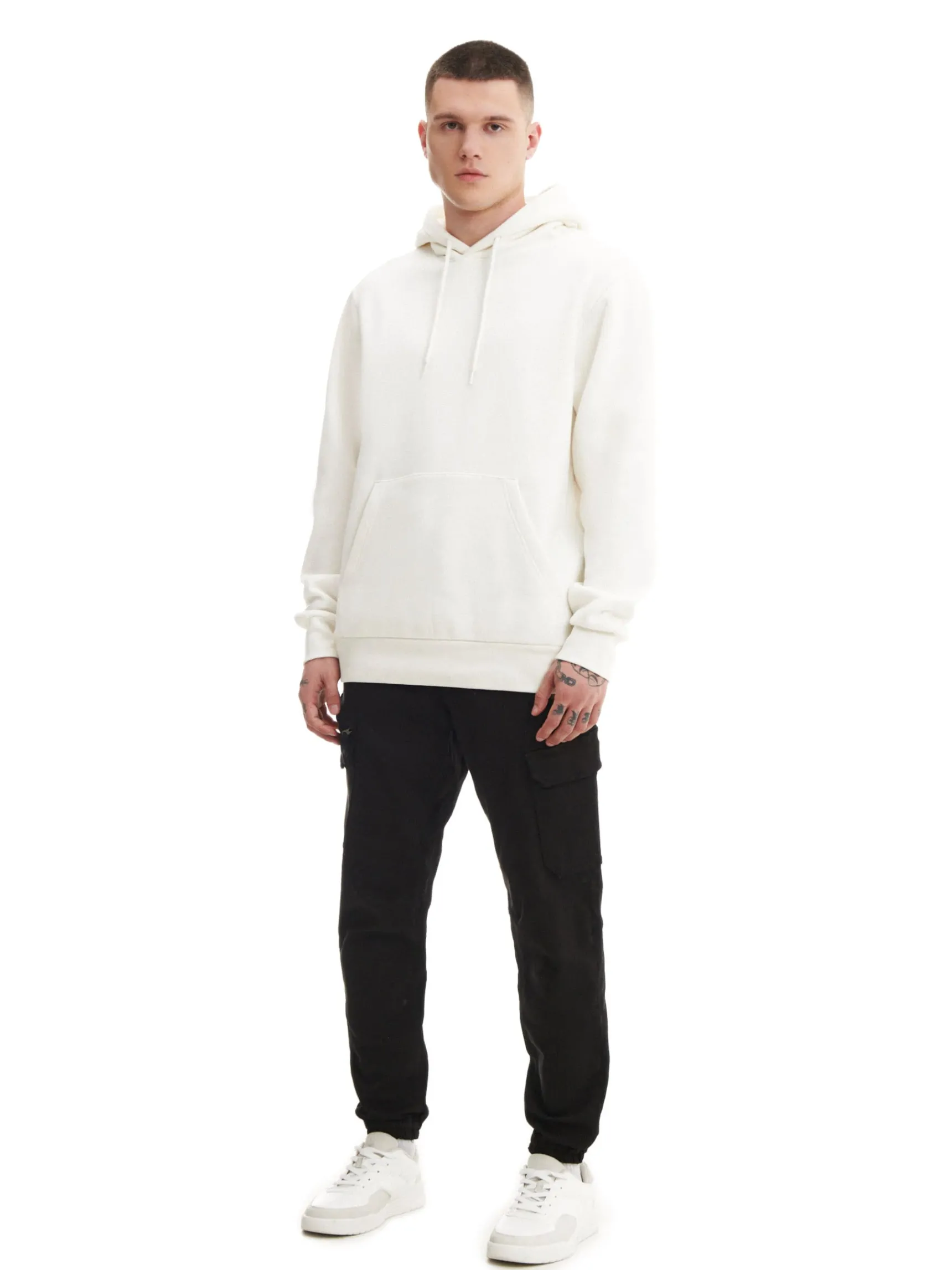 Outlet Cropp Czarne joggery basic z kieszeniami cargo czarny