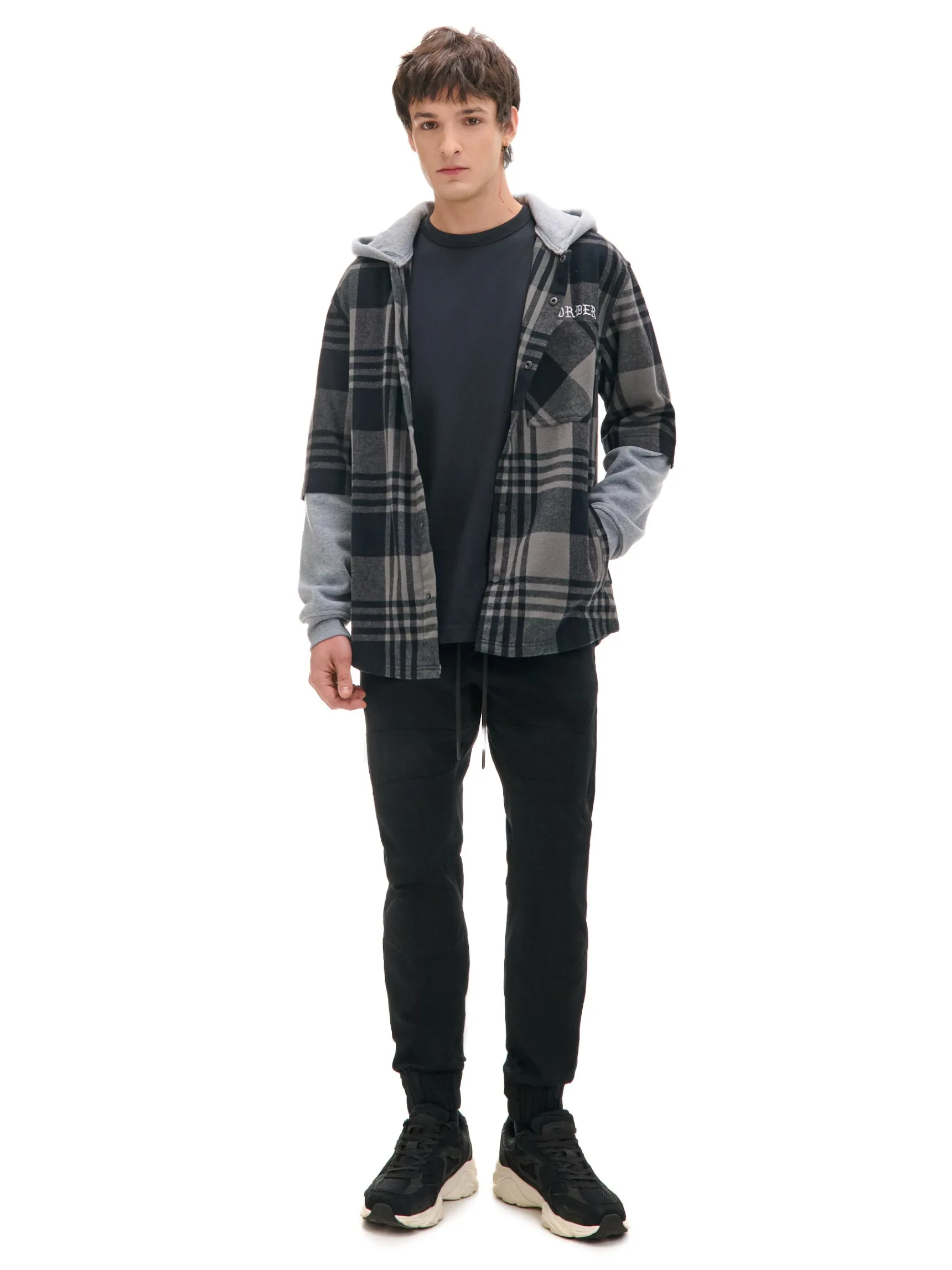 Hot Cropp Czarne joggery z kieszeniami cargo czarny