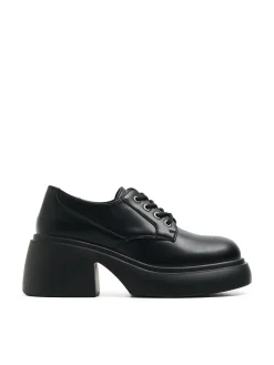 Discount Cropp Czarne loafersy z imitacji skóry czarny
