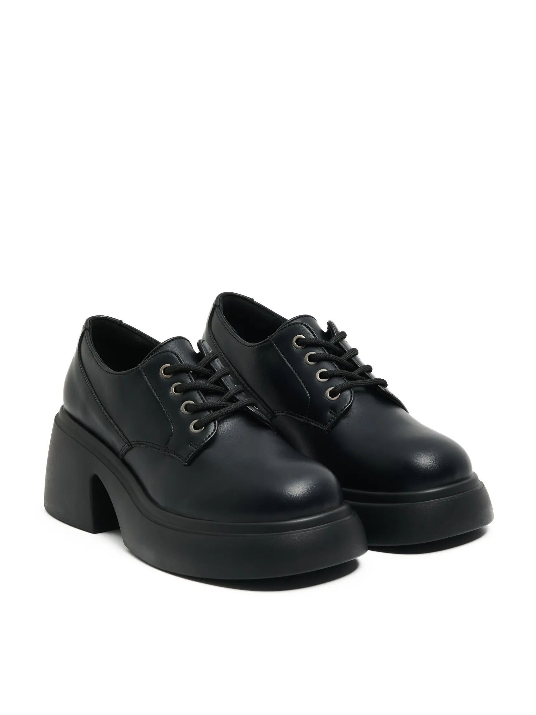 Discount Cropp Czarne loafersy z imitacji skóry czarny