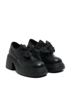 Sale Cropp Czarne loafersy z kokardami czarny