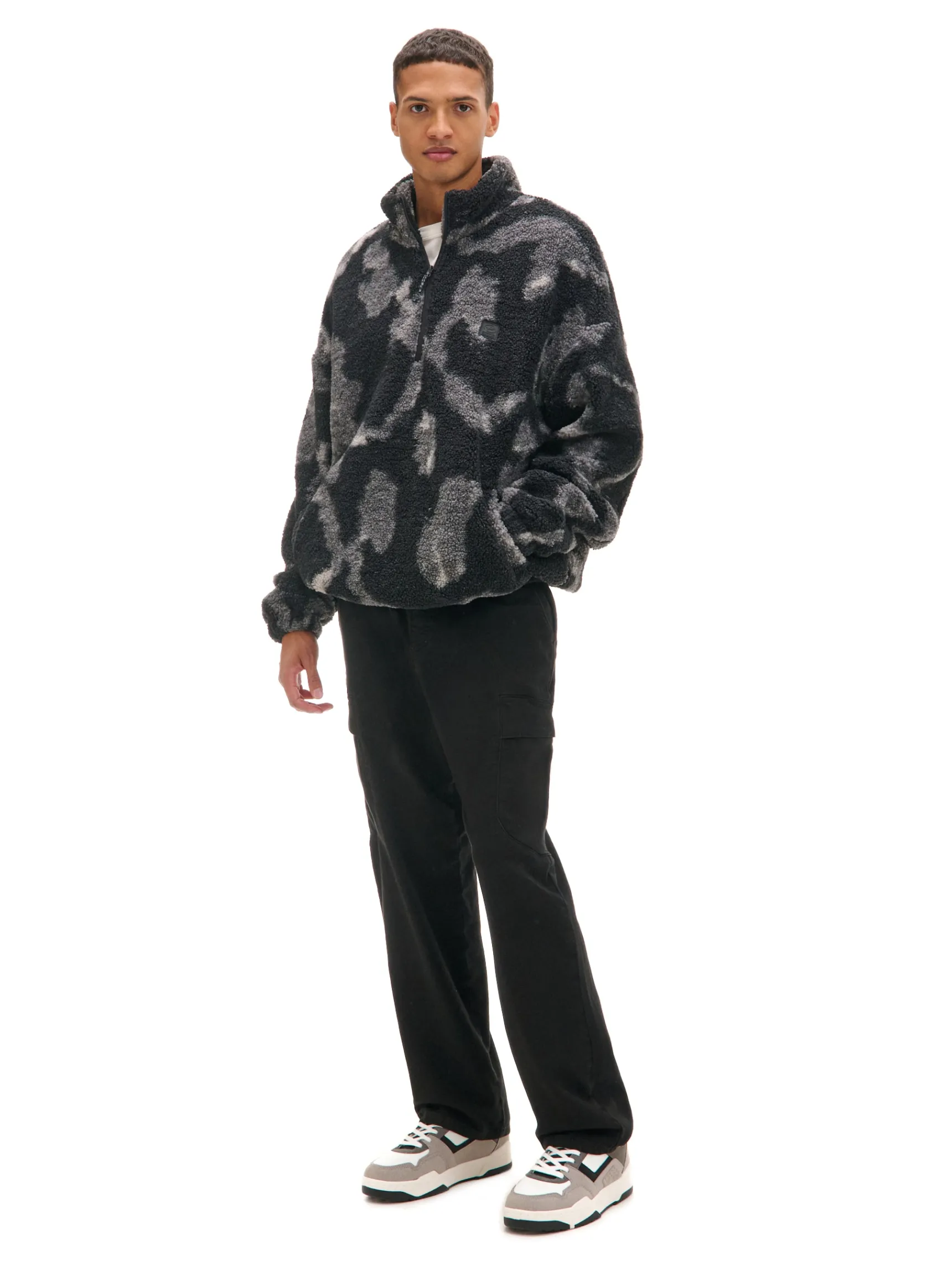 Best Cropp Czarne spodnie jogger loose czarny