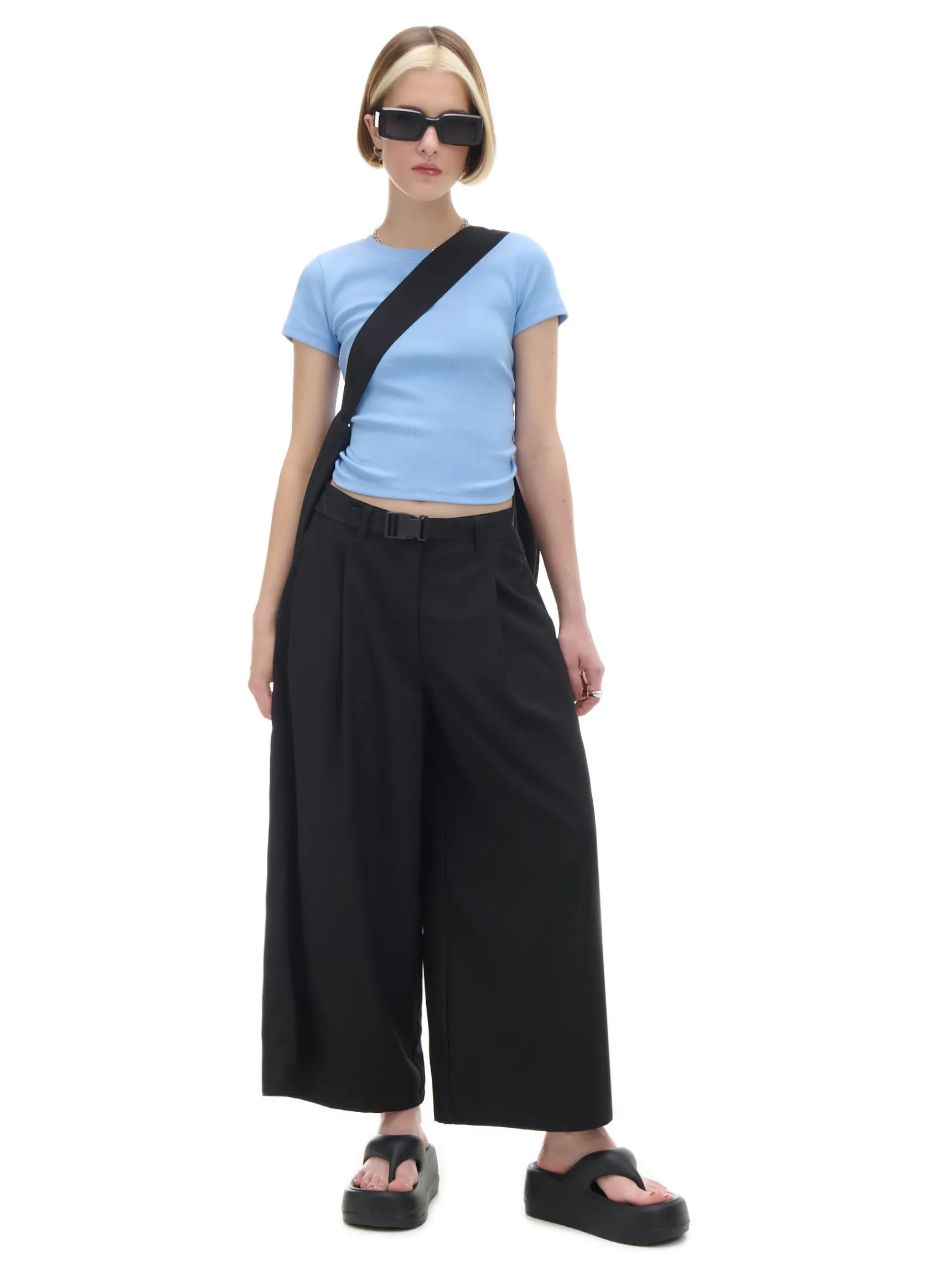 Fashion Cropp Czarne spodnie kuloty z wiskozą czarny