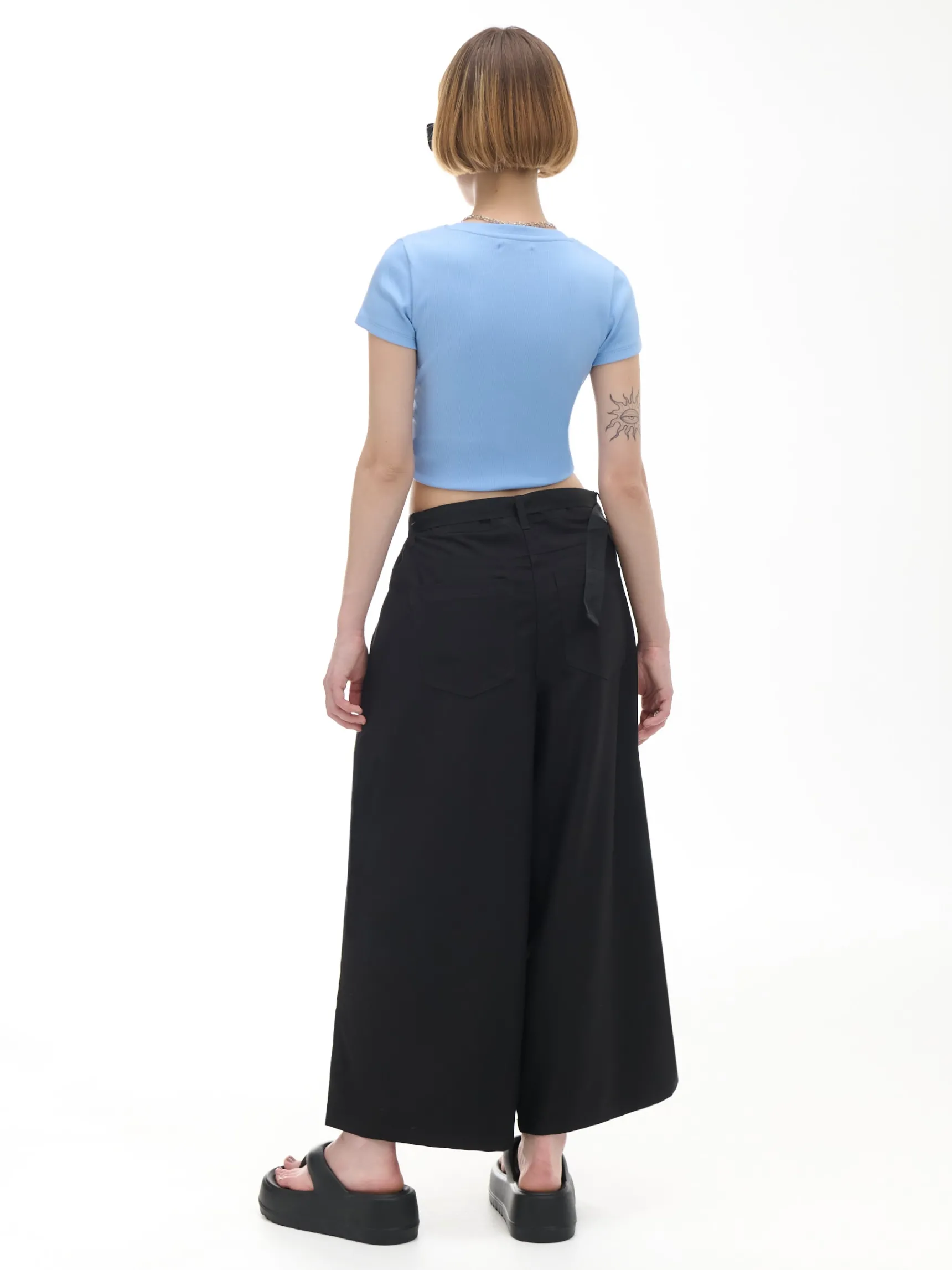 Fashion Cropp Czarne spodnie kuloty z wiskozą czarny