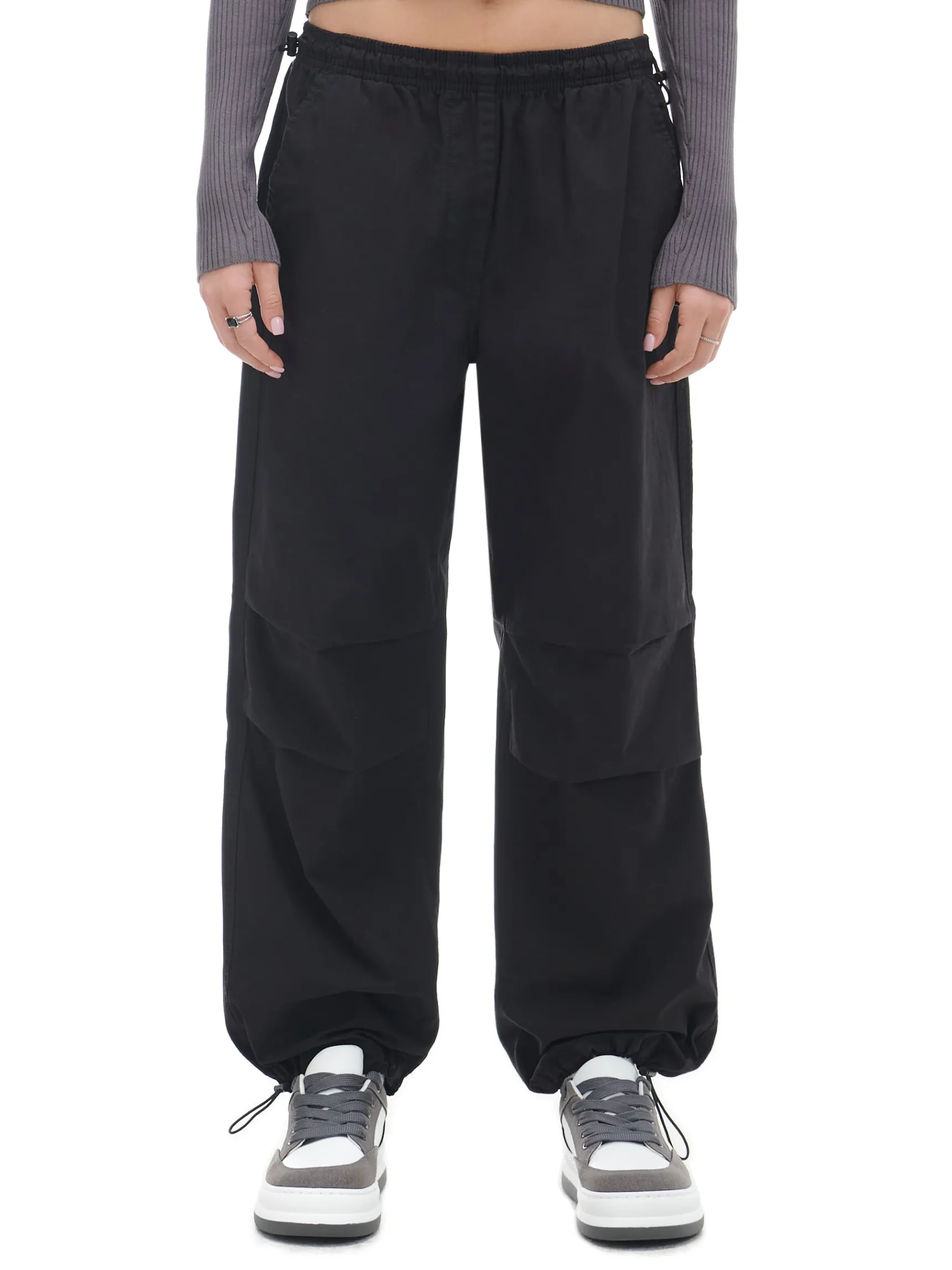 Online Cropp Czarne spodnie parachute czarny