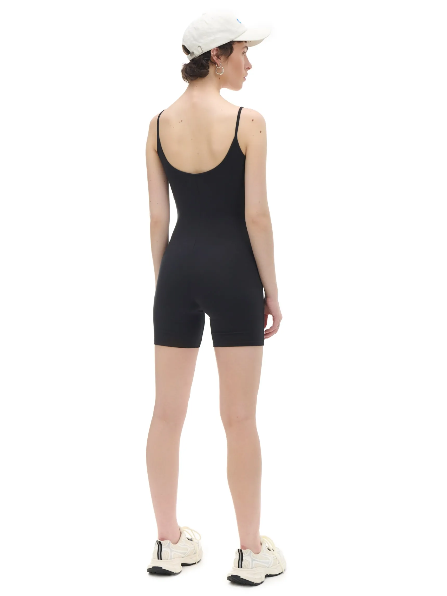Best Cropp Dopasowany kombinezon czarny