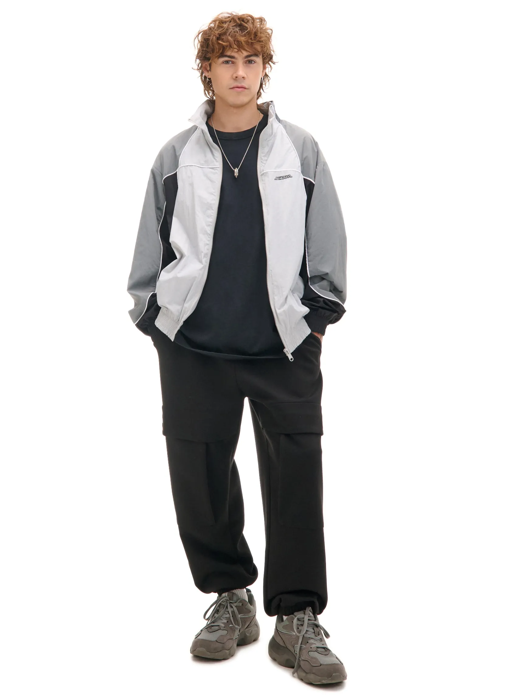 Outlet Cropp Dresowe joggery z kieszeniami na napy czarny
