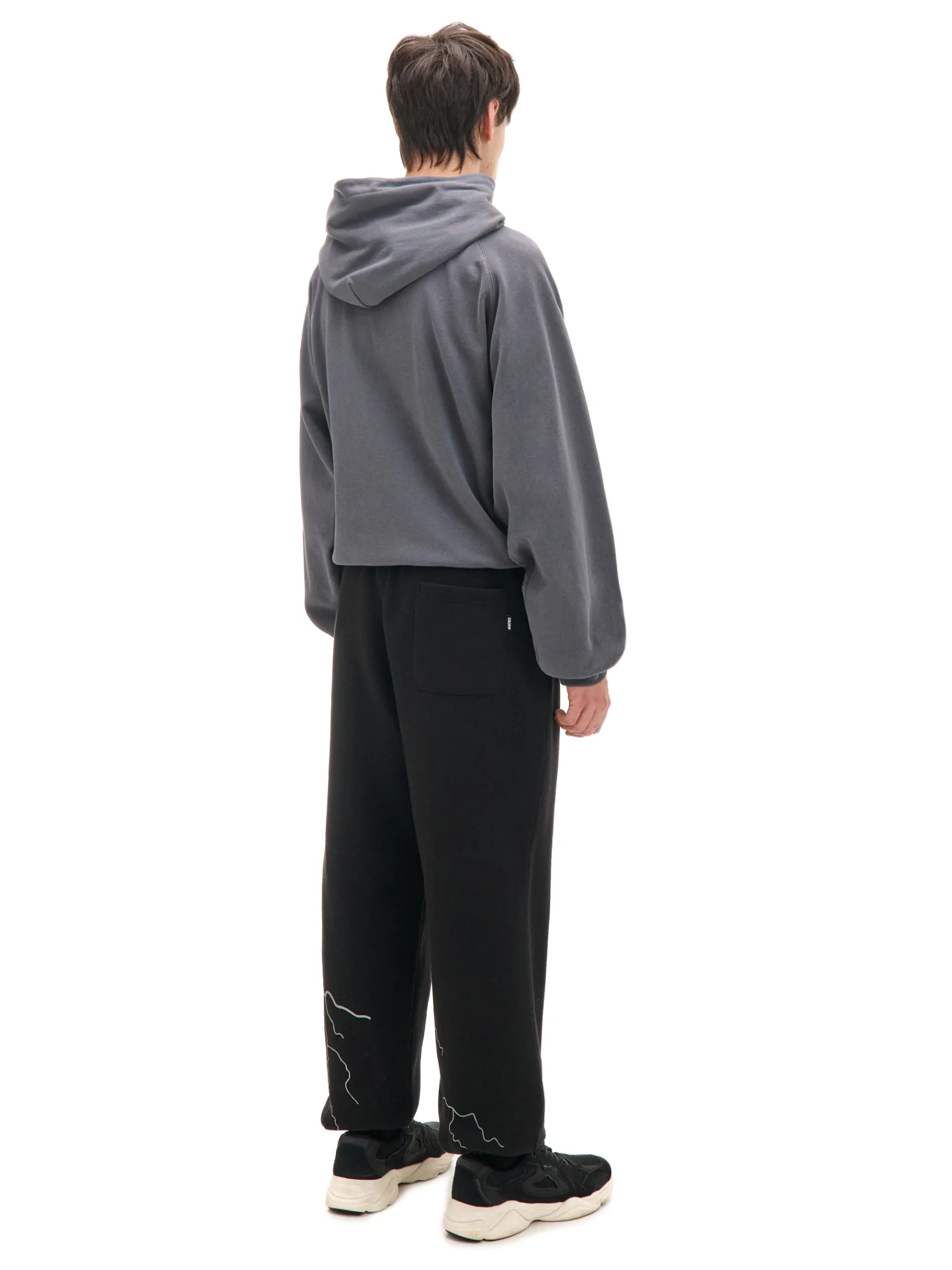Outlet Cropp Dresowe joggery z odblaskowym printem czarny
