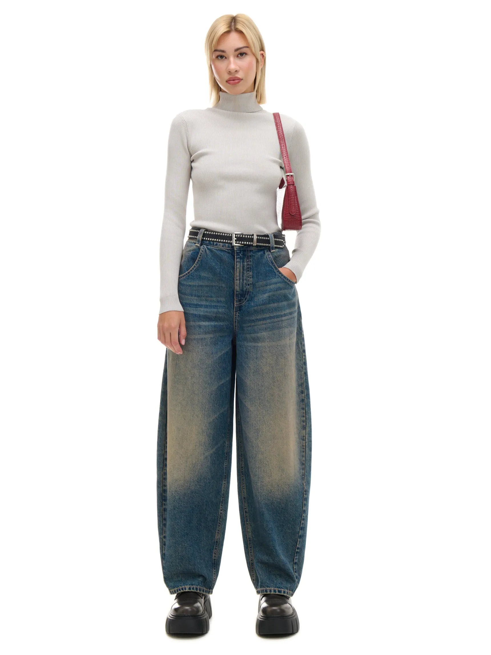 Sale Cropp Granatowe jeansy skater z efektem sprania granatowy