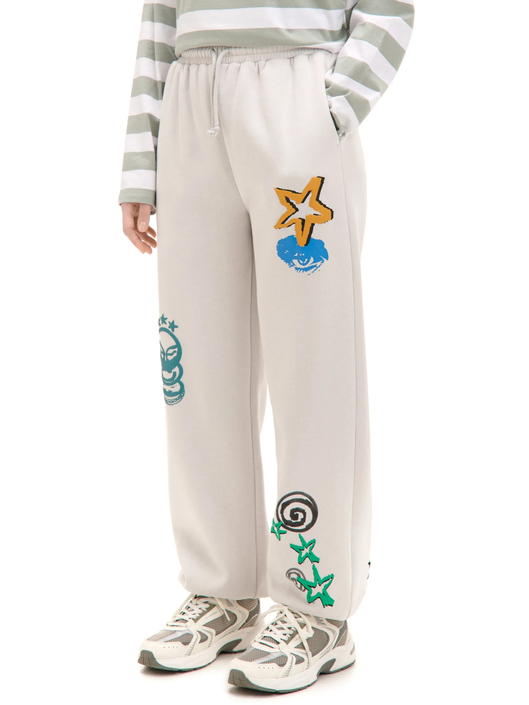 New Cropp Jasne dresowe joggery z nadrukiem jasnyszary