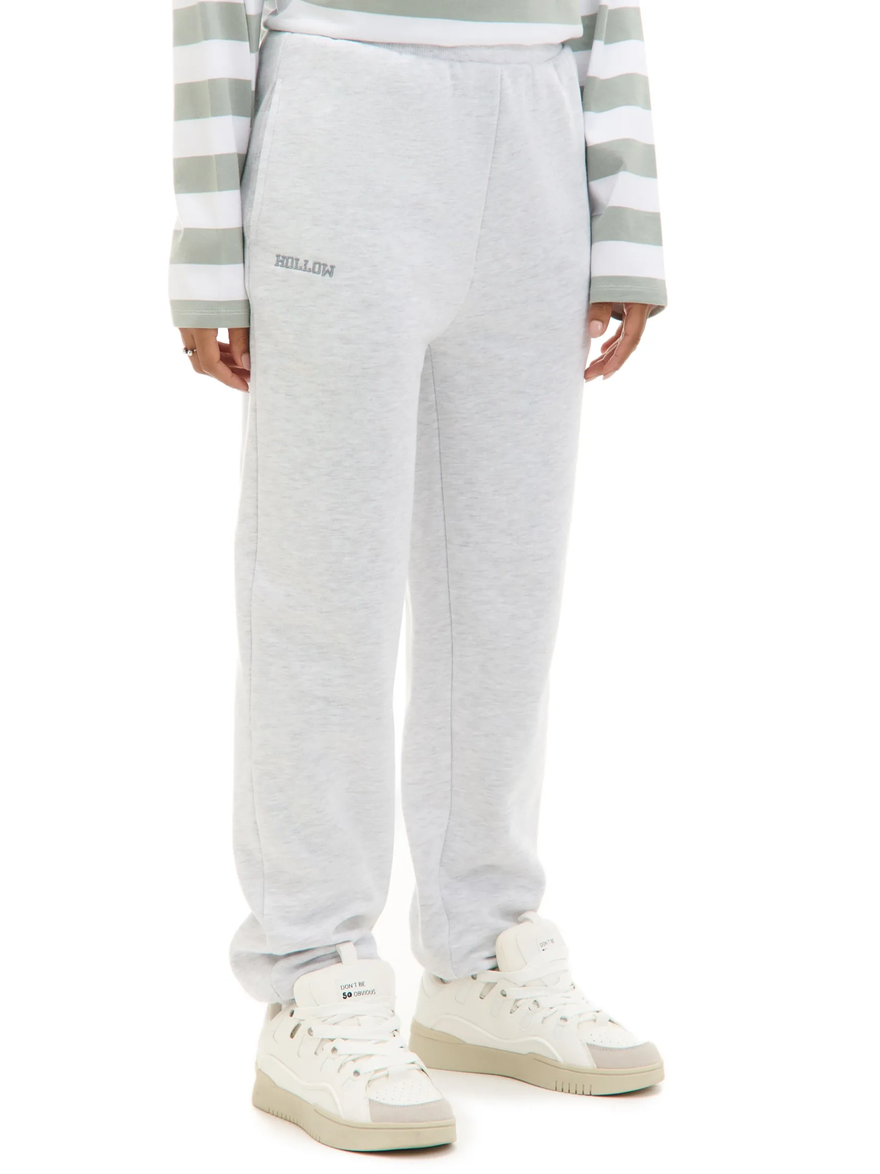 New Cropp Jasnoszare dresowe joggery z nadrukiem jasnyszary