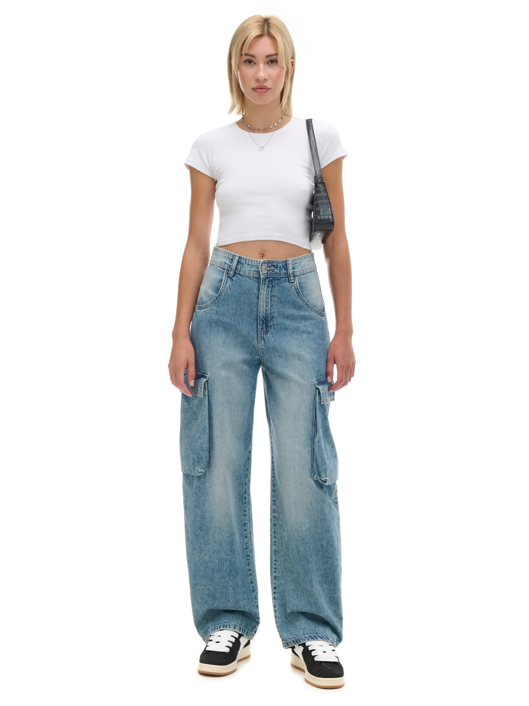 New Cropp Jeansy skater z efektem sprania niebieski